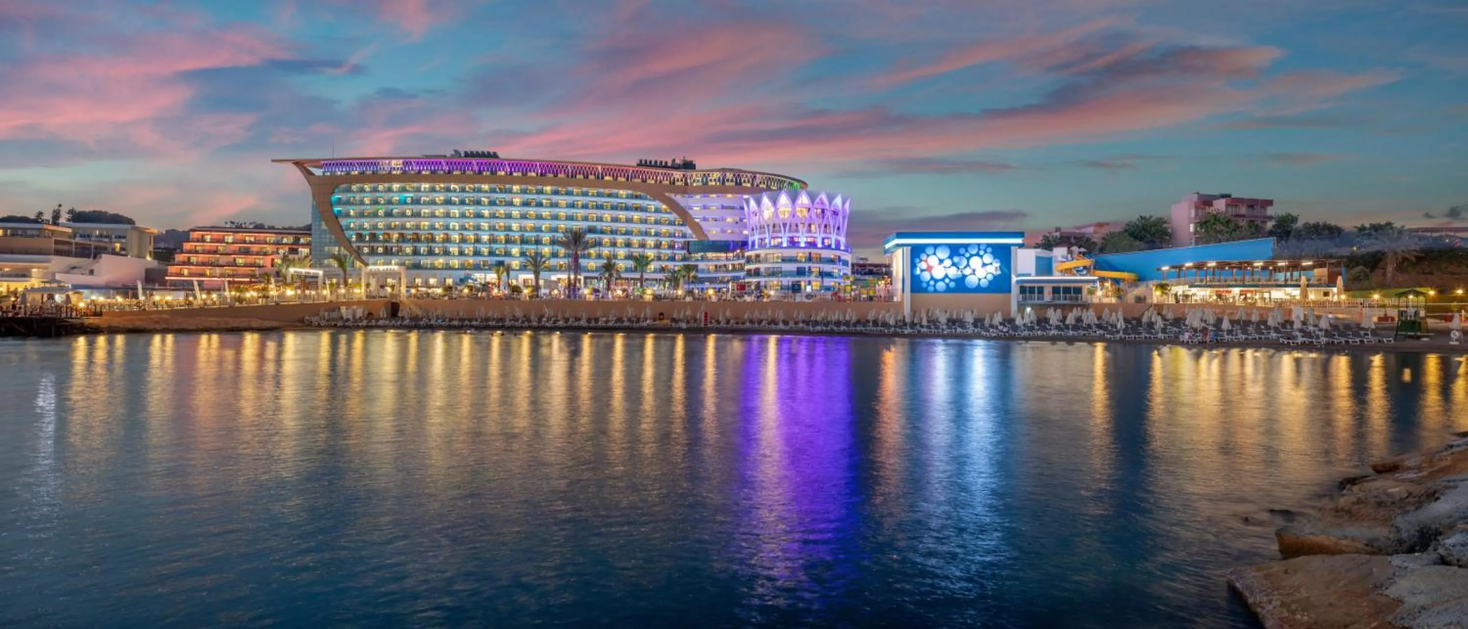 Property building in Granada Luxury Okurcalar