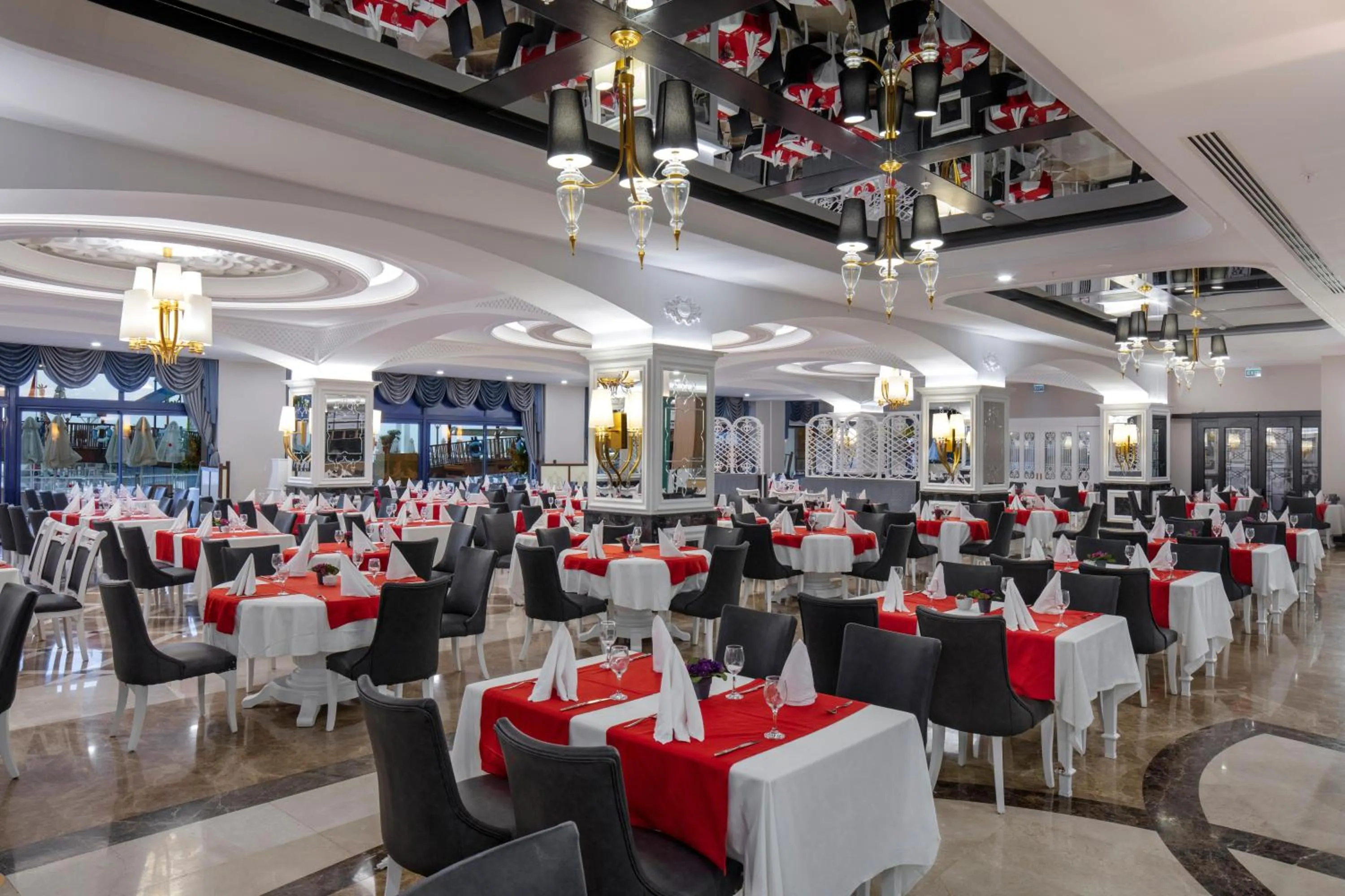 Restaurant/places to eat in Granada Luxury Okurcalar