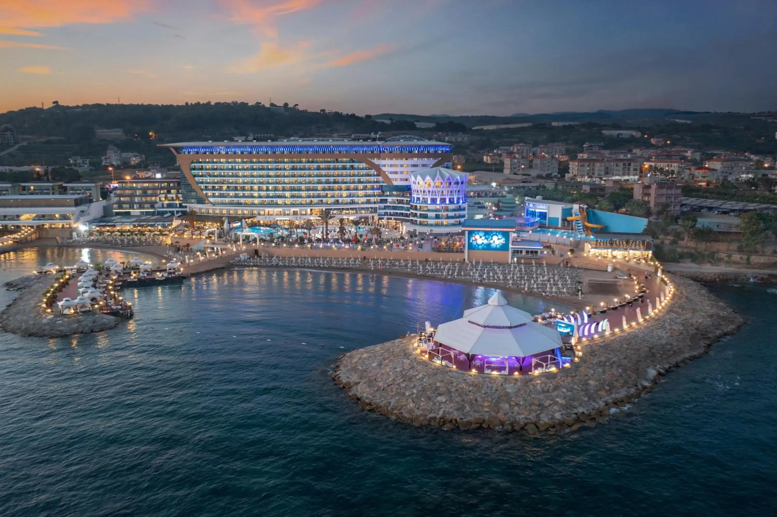 Beach, Bird's-eye View in Granada Luxury Okurcalar