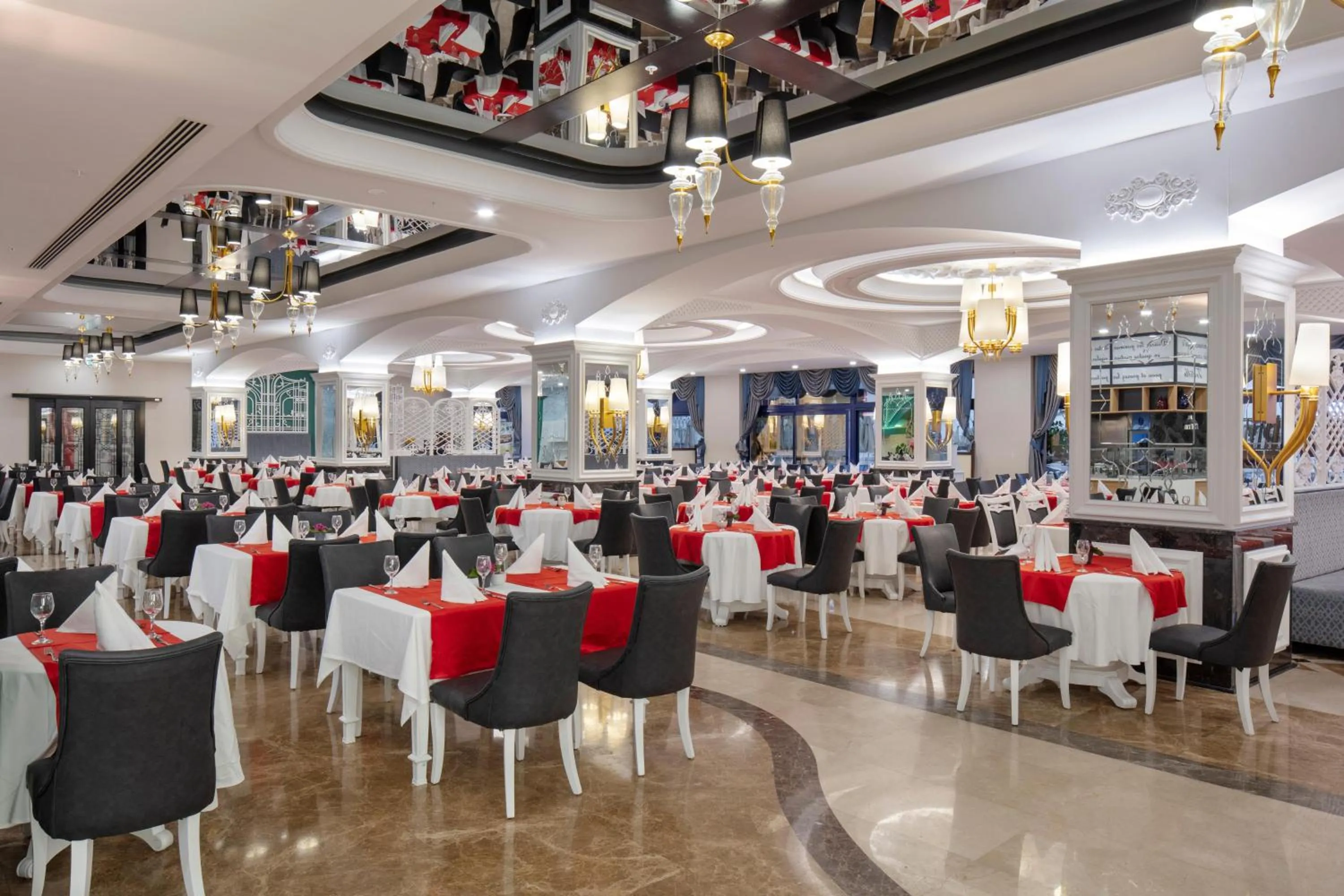 Restaurant/places to eat in Granada Luxury Okurcalar