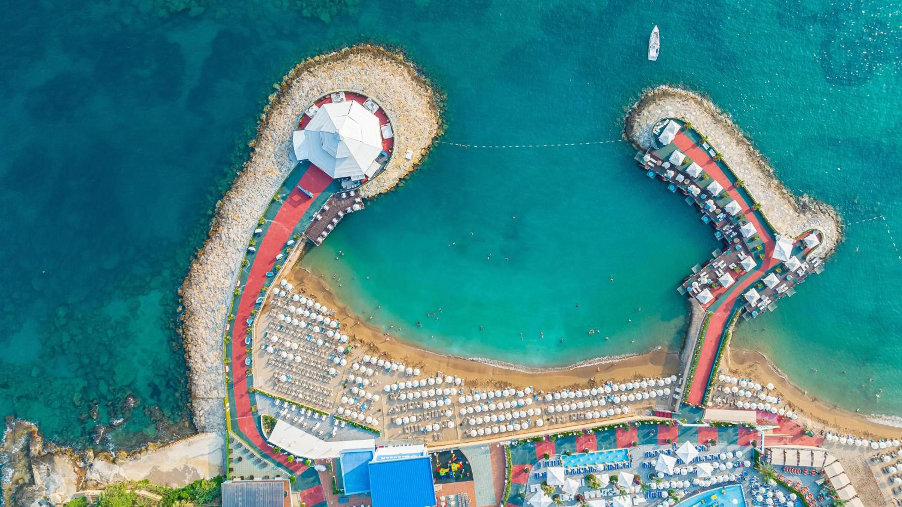 Property building in Granada Luxury Okurcalar