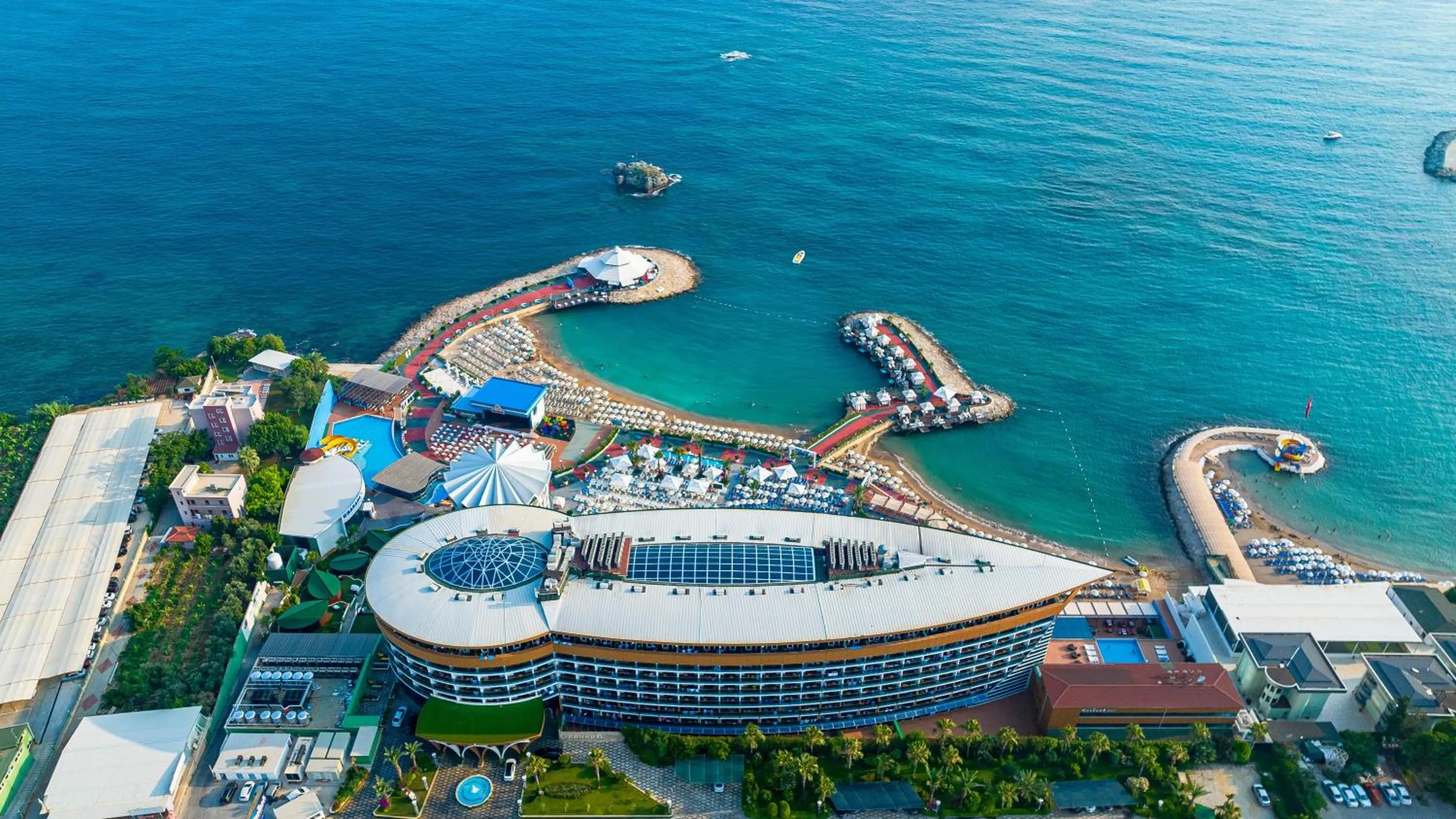 Property building in Granada Luxury Okurcalar