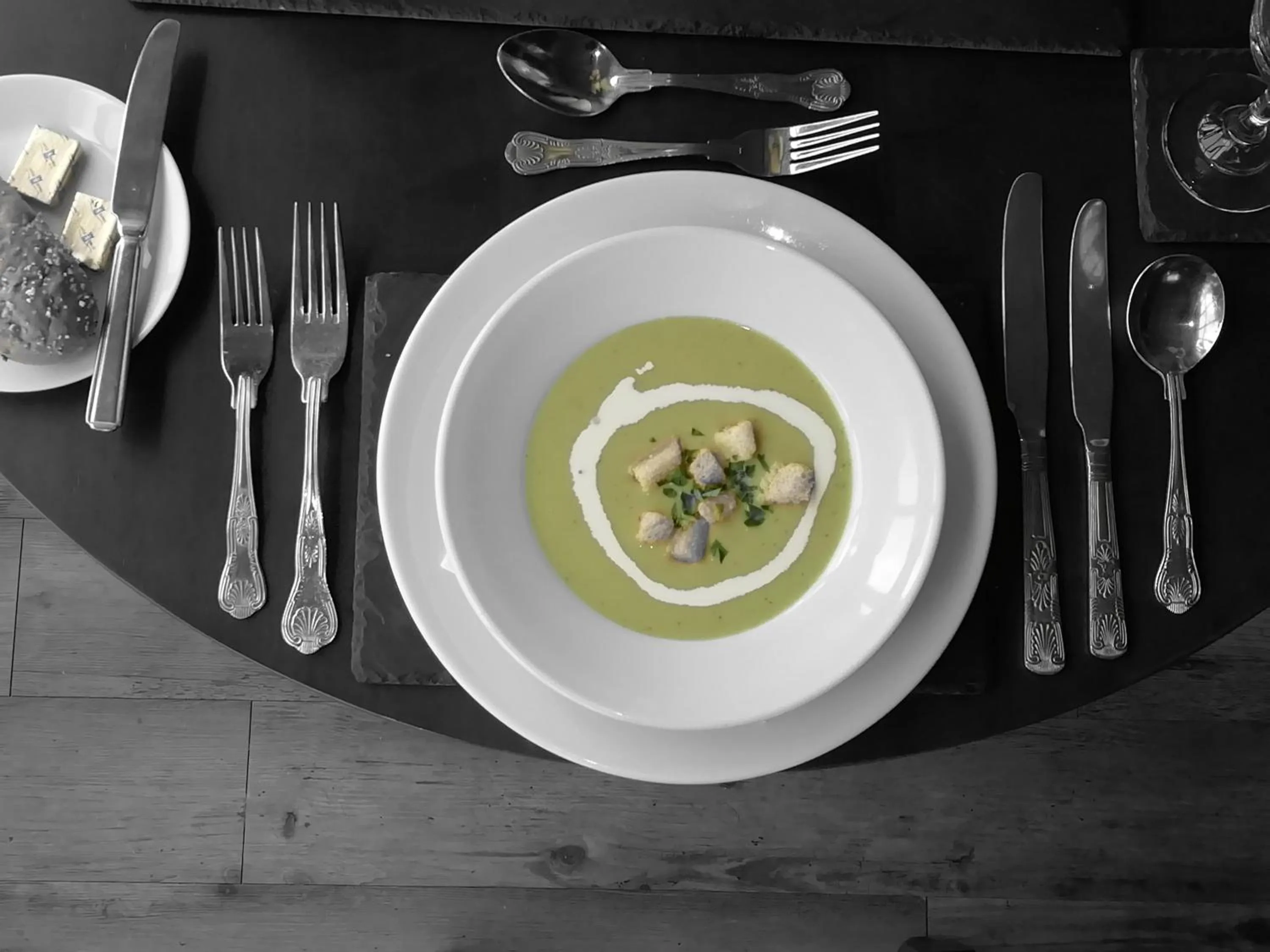 Food and drinks in The Hand Hotel Llangollen by Compass Hospitality