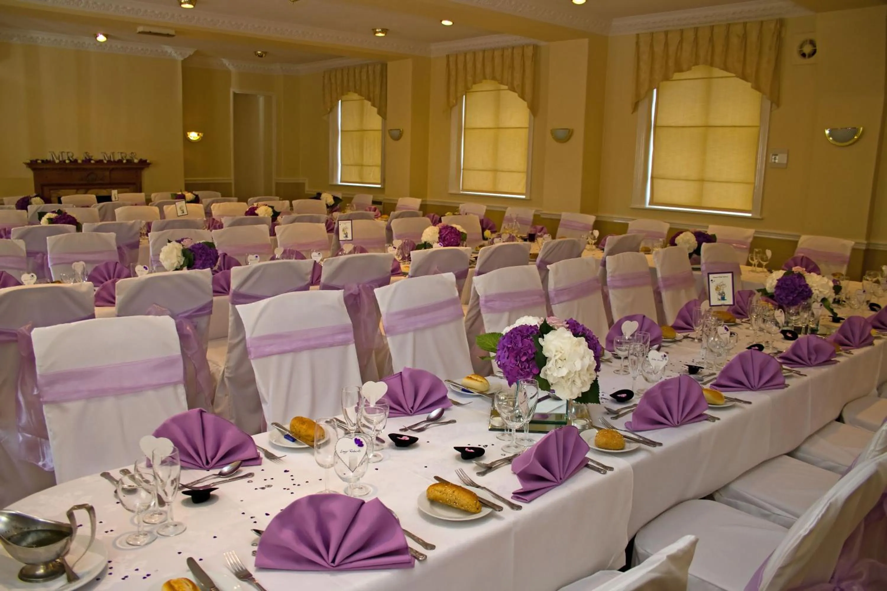 Restaurant/places to eat in The Hand Hotel Llangollen by Compass Hospitality