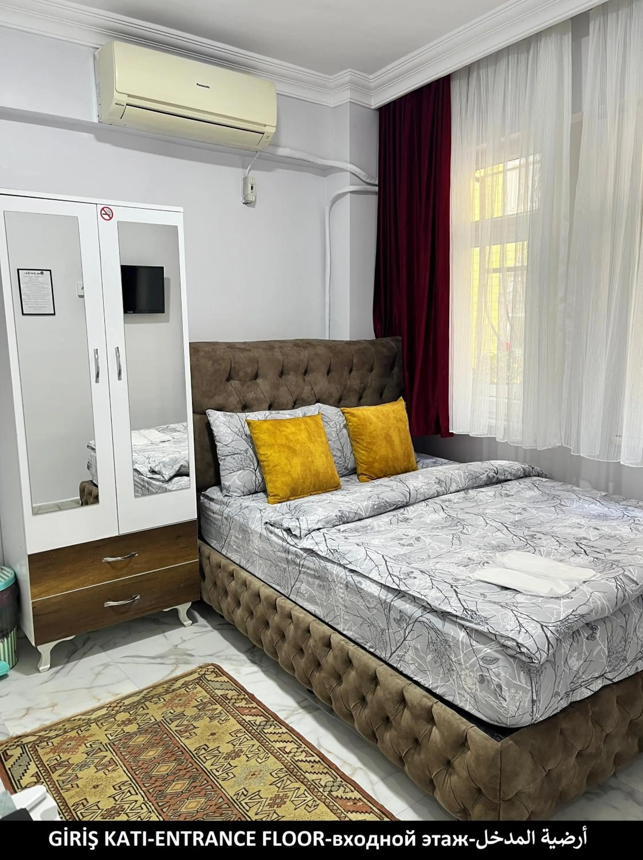 Photo of the whole room, Bed in Pembe Hotel