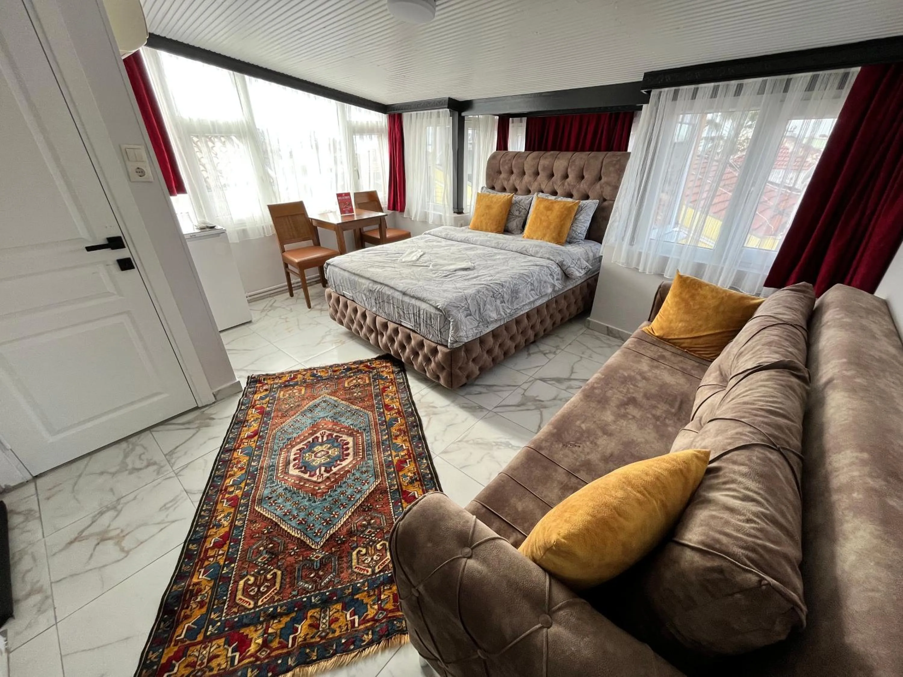 Photo of the whole room, Bed in Pembe Hotel