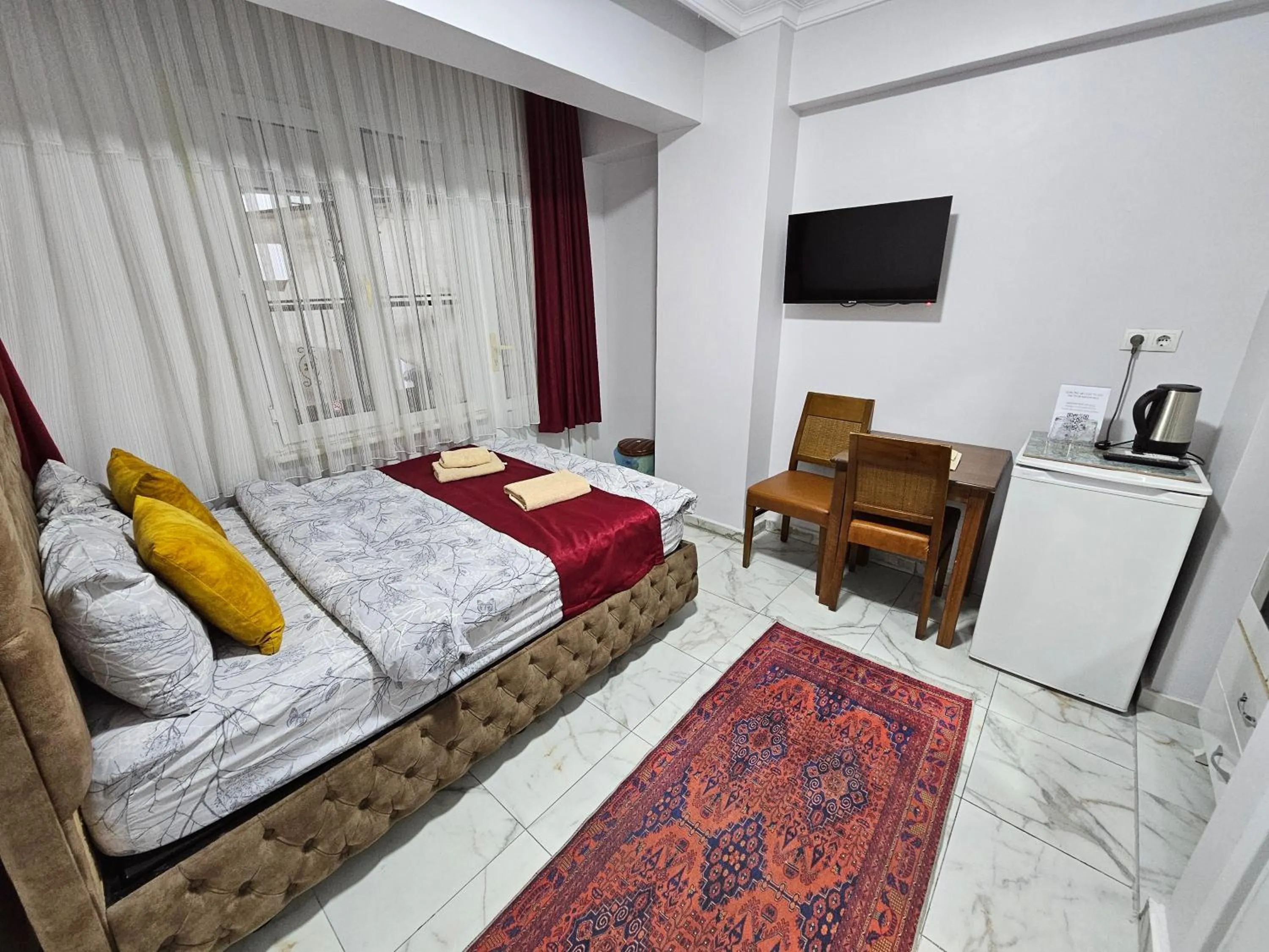 Photo of the whole room, Bed in Pembe Hotel