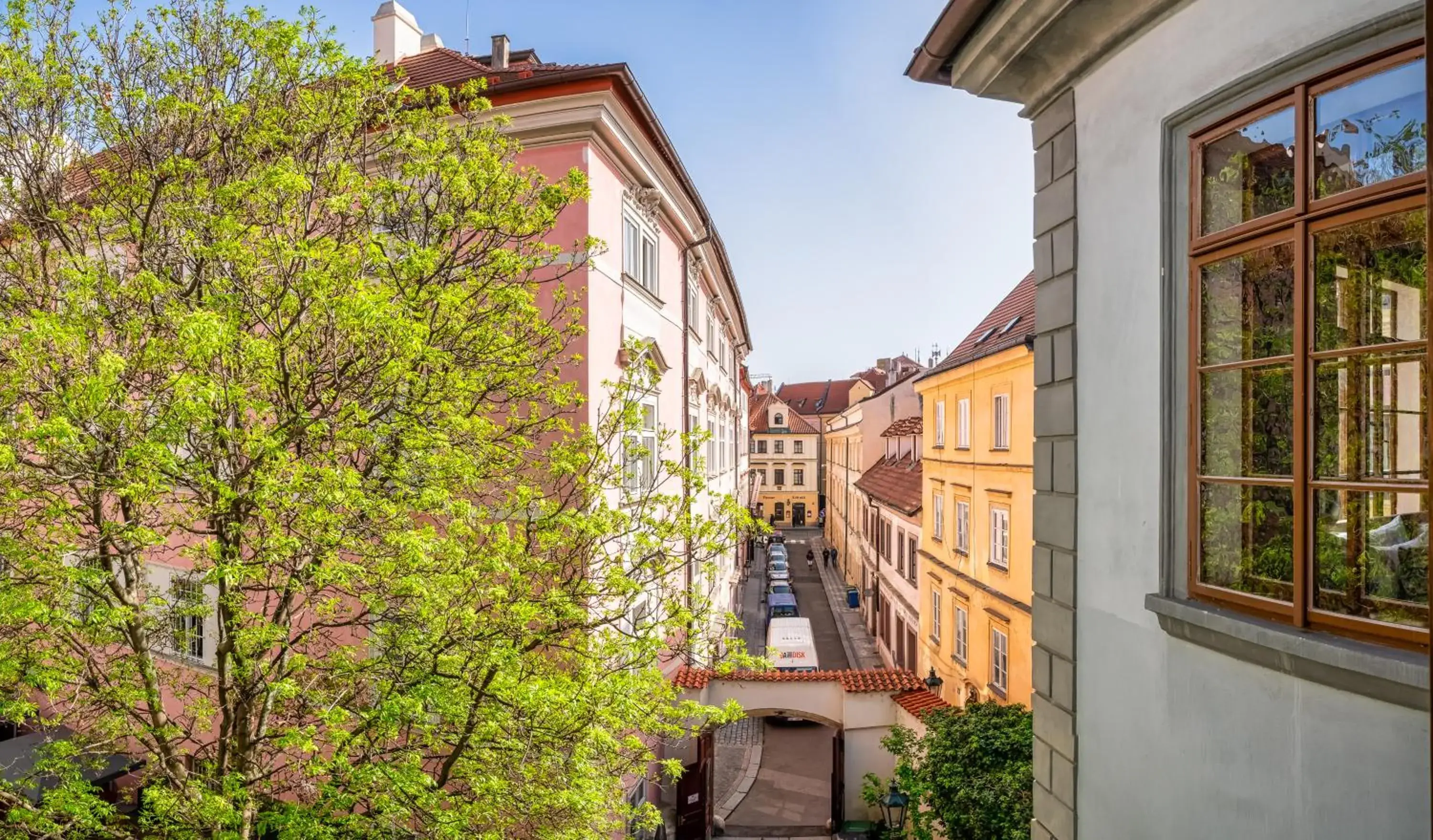 Neighbourhood in 3 Epoques Apartments by Adrez Neighbourhood in 3 Epoques Apartments by Adrez