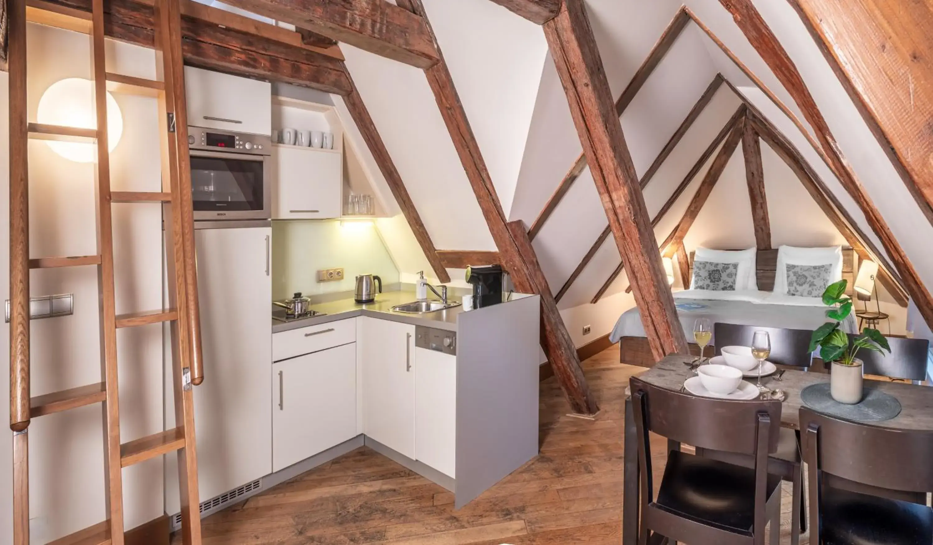 Coffee/tea facilities in 3 Epoques Apartments by Adrez Coffee/tea facilities in 3 Epoques Apartments by Adrez