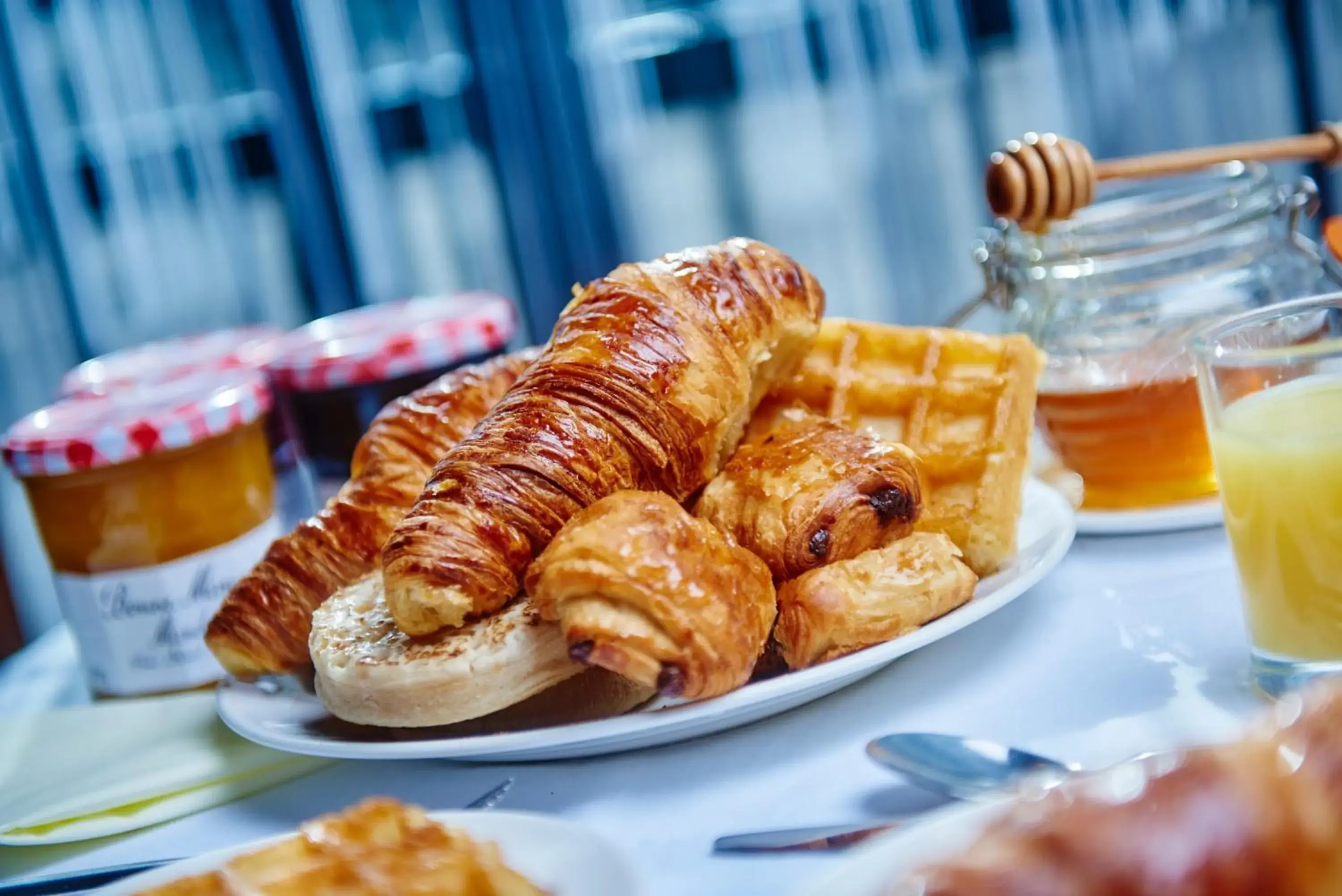 Buffet breakfast in Leonardo Hotel London Watford Buffet breakfast in Leonardo Hotel London Watford