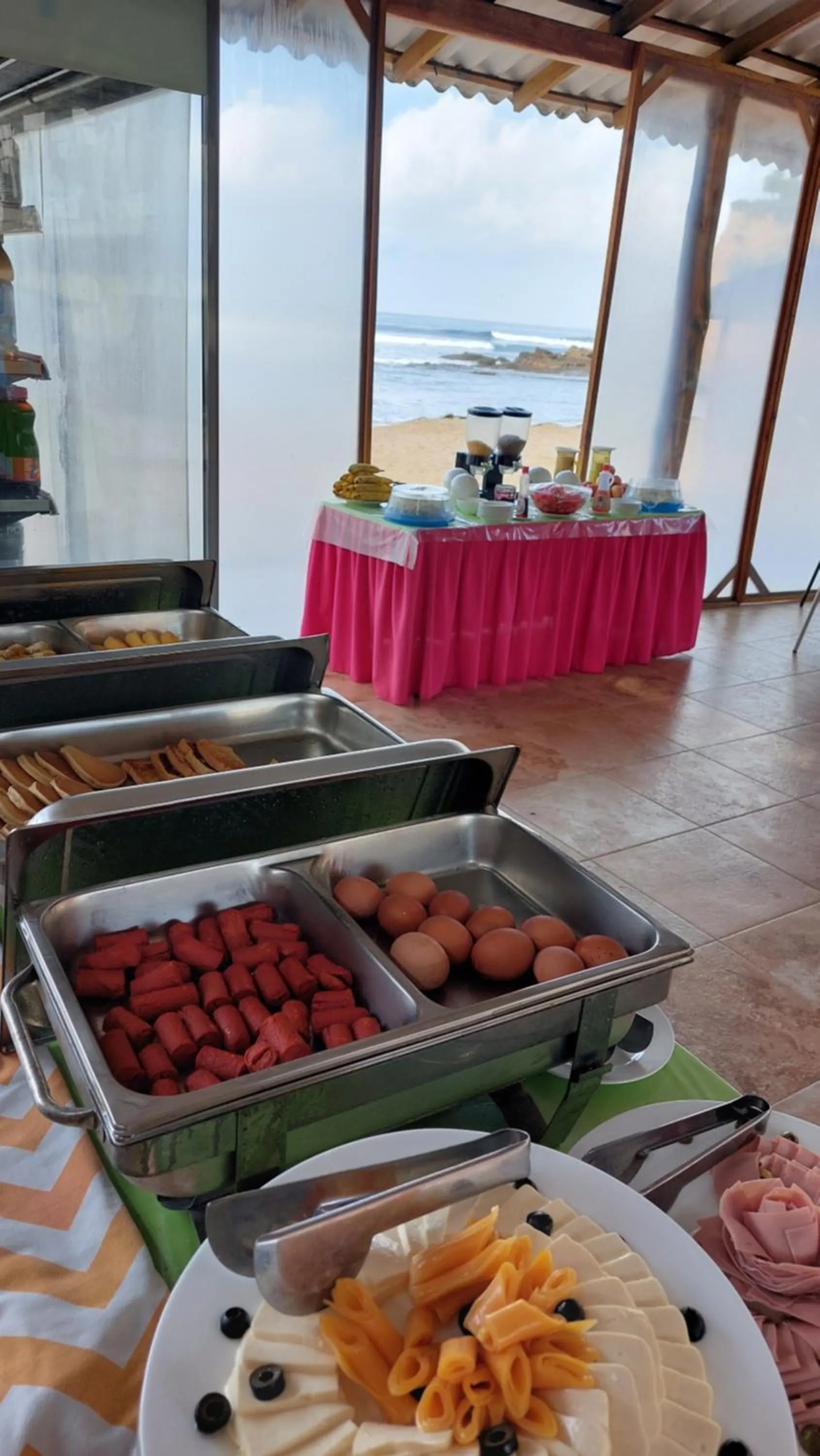 Food and drinks in Howard Johnson by Wyndham Montañita