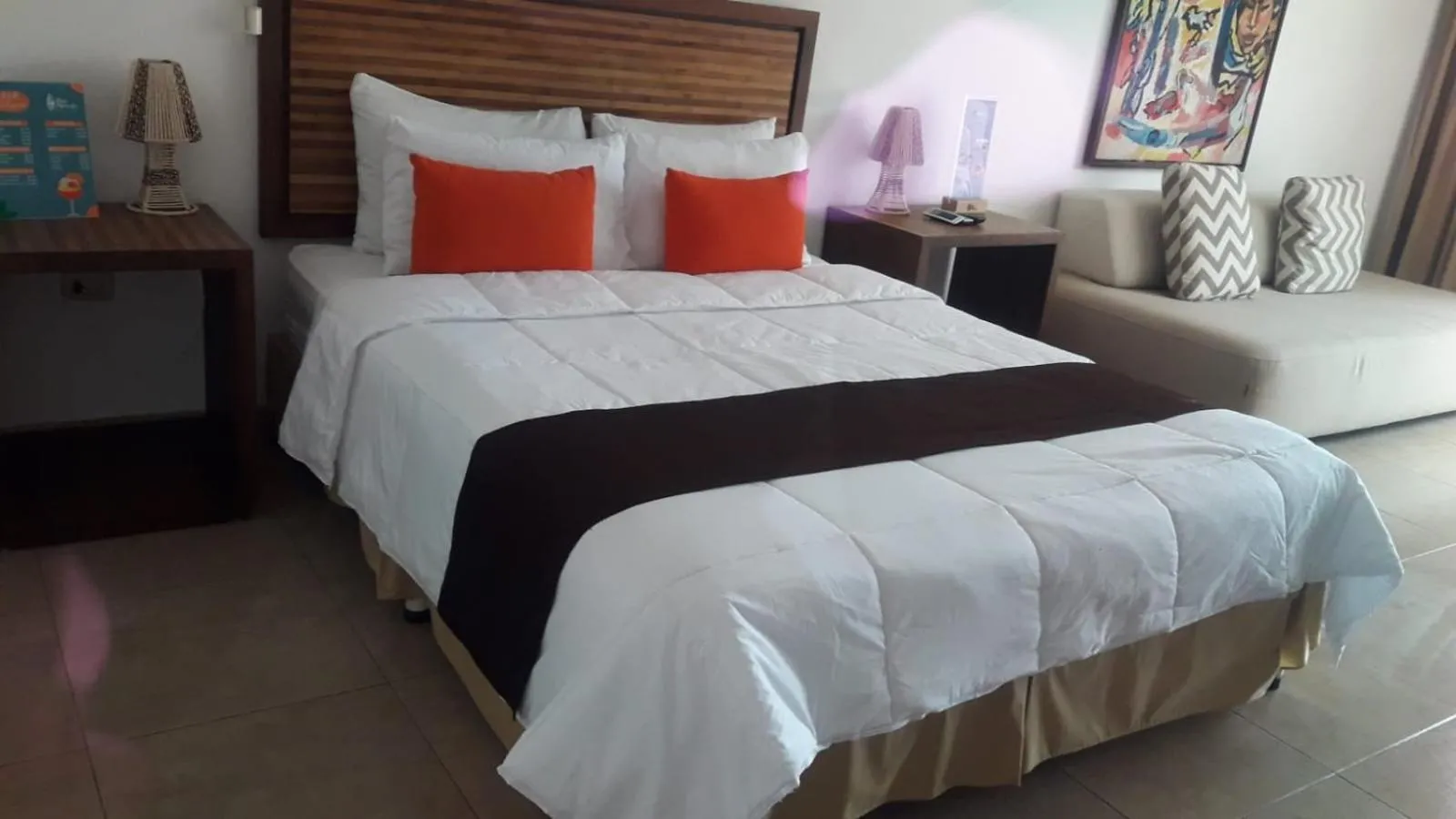 Photo of the whole room, Bed in Howard Johnson by Wyndham Montañita