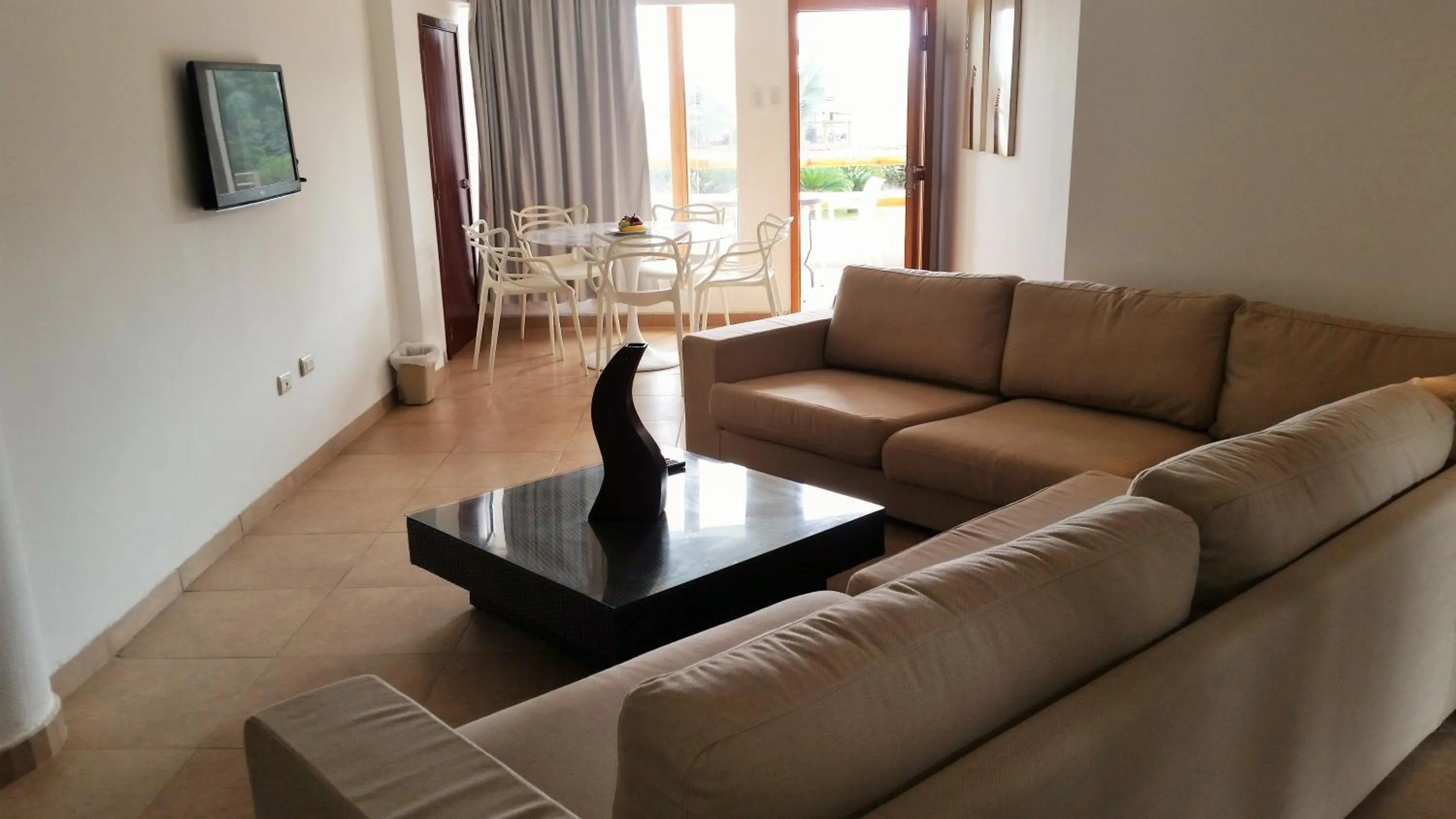 Balcony/Terrace in Howard Johnson by Wyndham Montañita