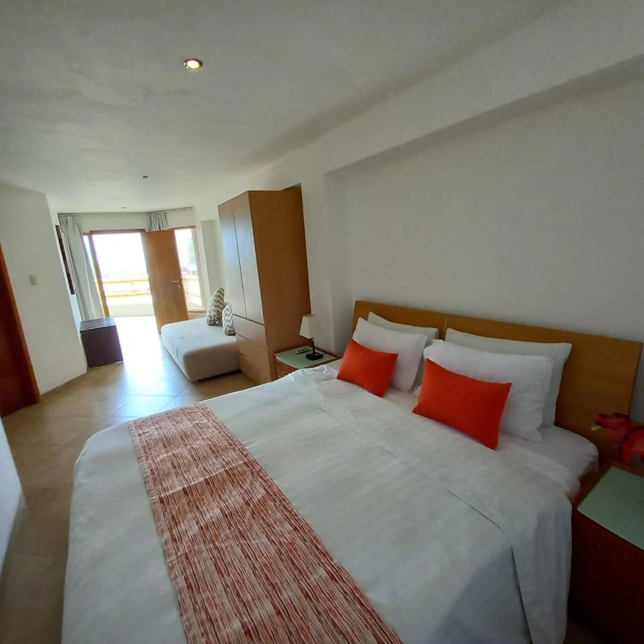 Bedroom, Bed in Howard Johnson by Wyndham Montañita