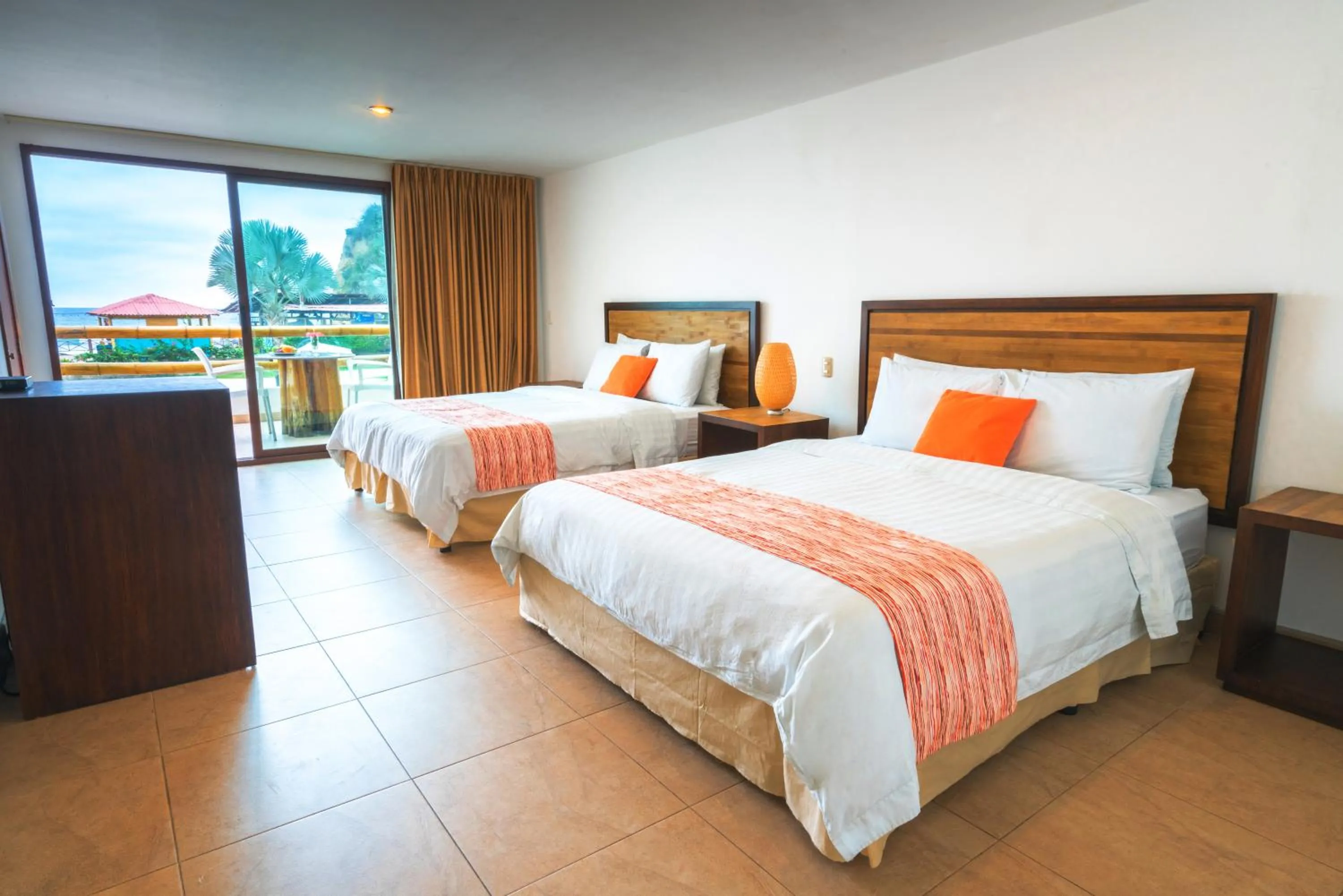 Bed in Howard Johnson by Wyndham Montañita