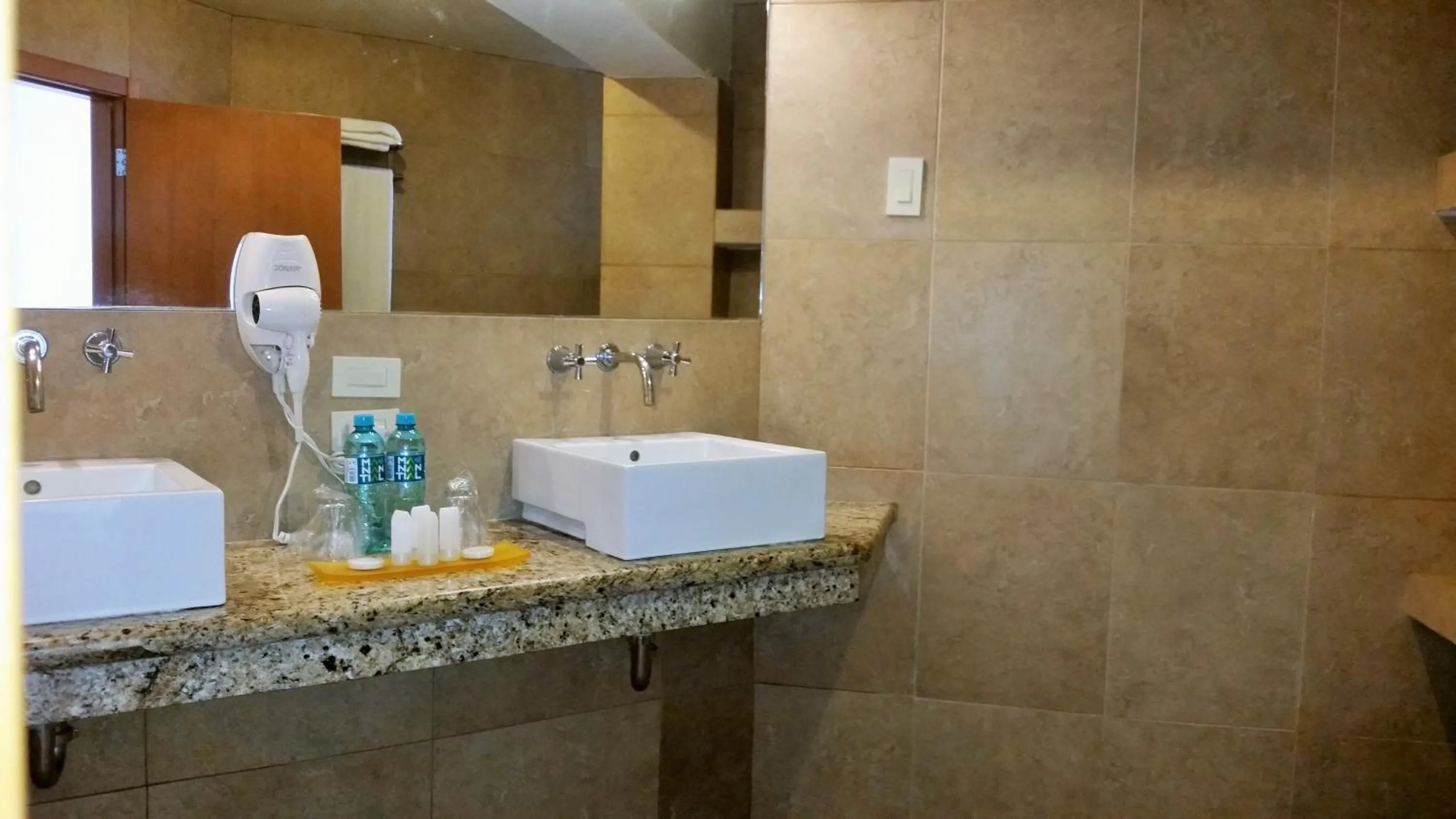 Bathroom in Howard Johnson by Wyndham Montañita
