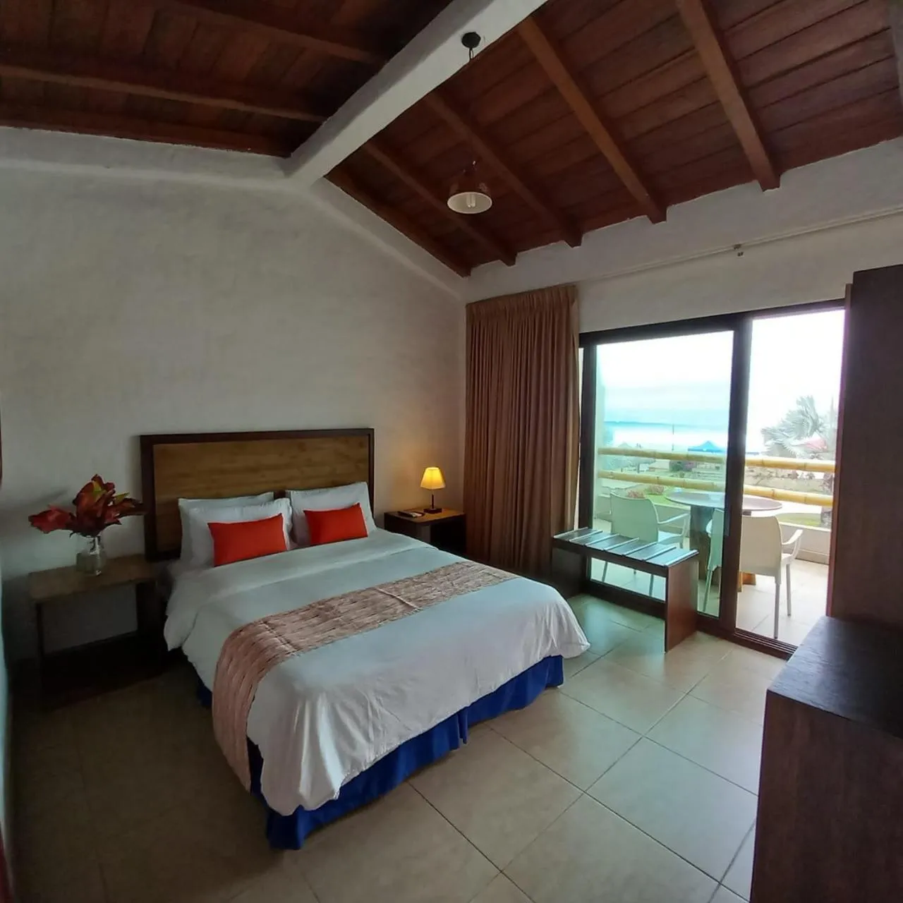 Bedroom, Bed in Howard Johnson by Wyndham Montañita