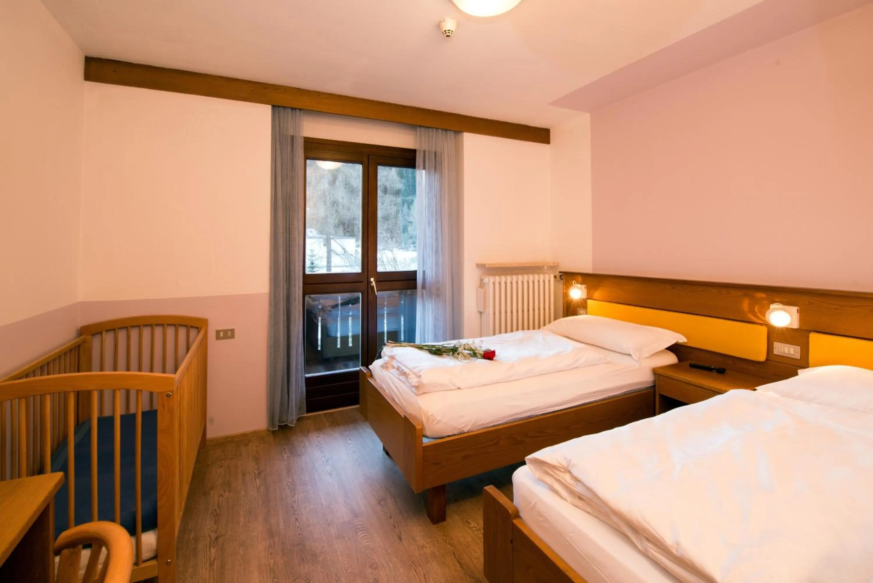 Photo of the whole room, Bed in Hotel Casa Alpina - Alpin Haus
