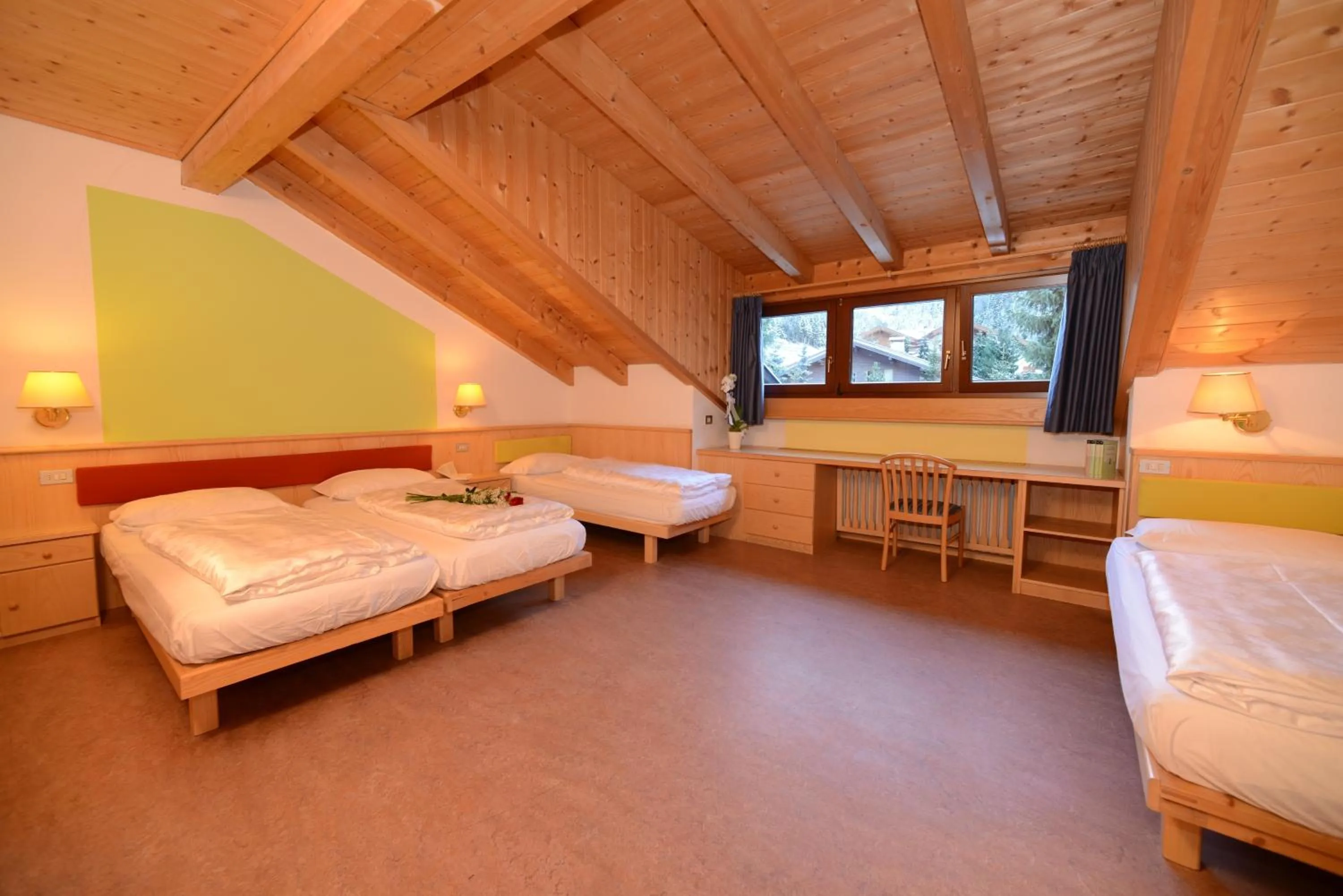 Photo of the whole room, Bed in Hotel Casa Alpina - Alpin Haus