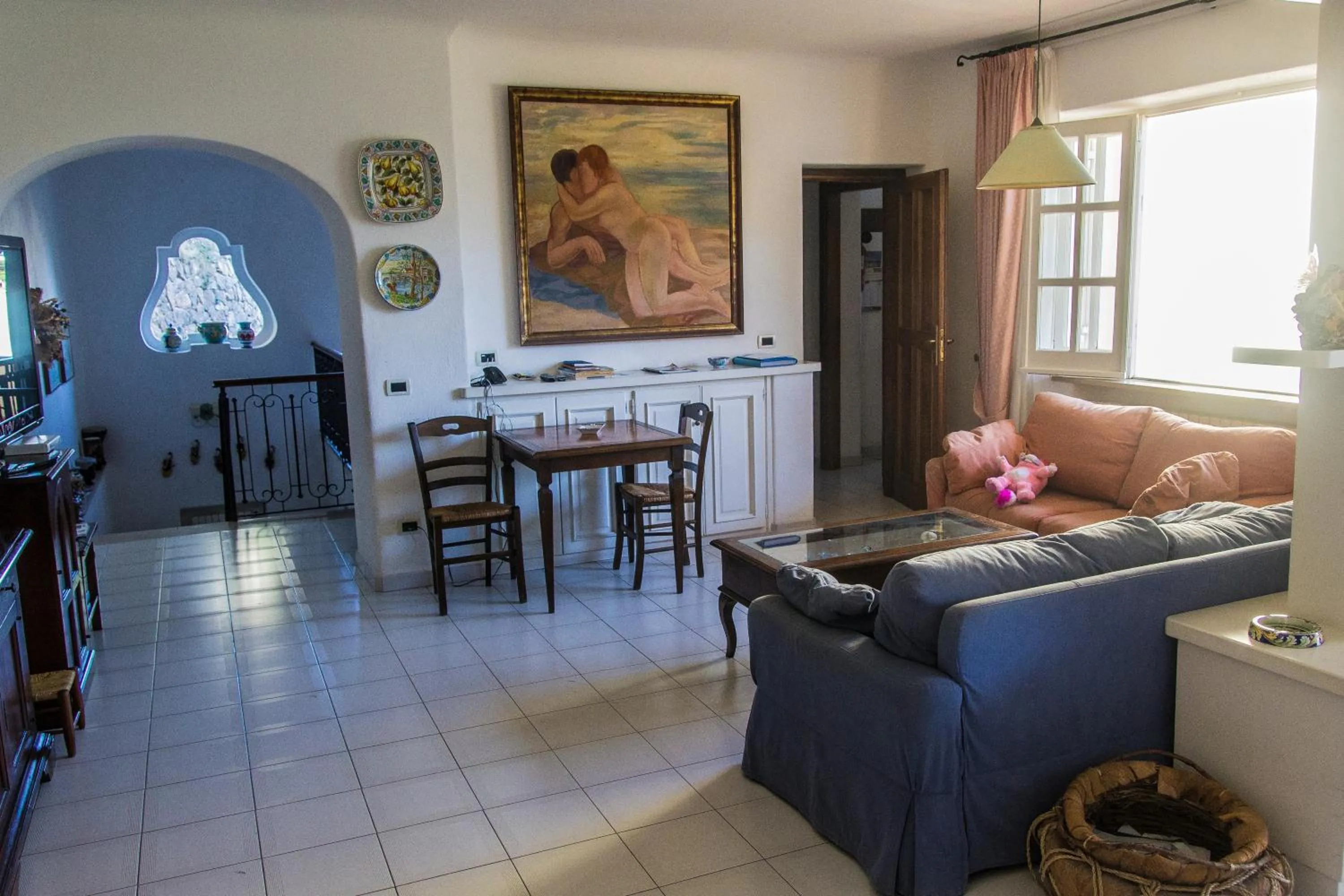 Communal lounge/ TV room in Sweetposeidon