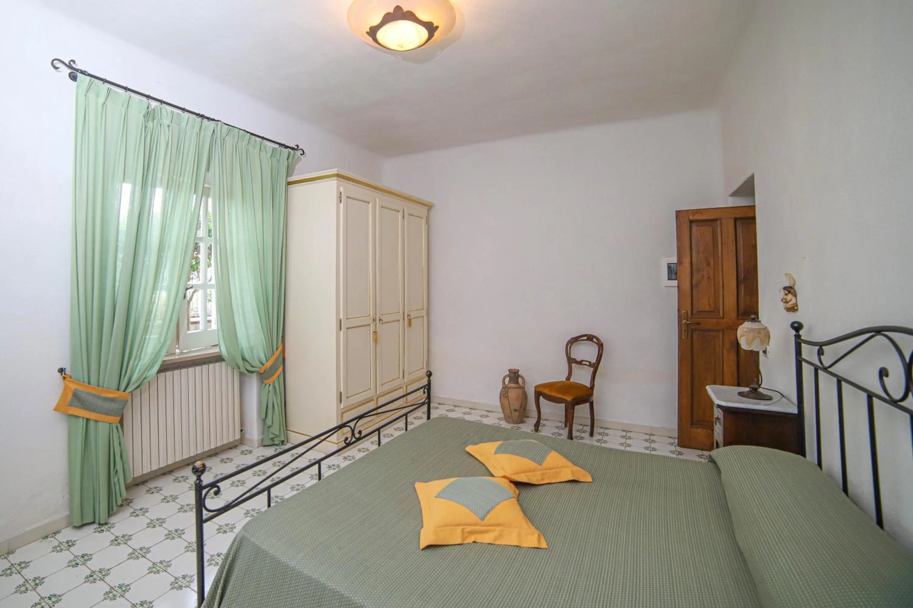 Photo of the whole room, Bed in Sweetposeidon