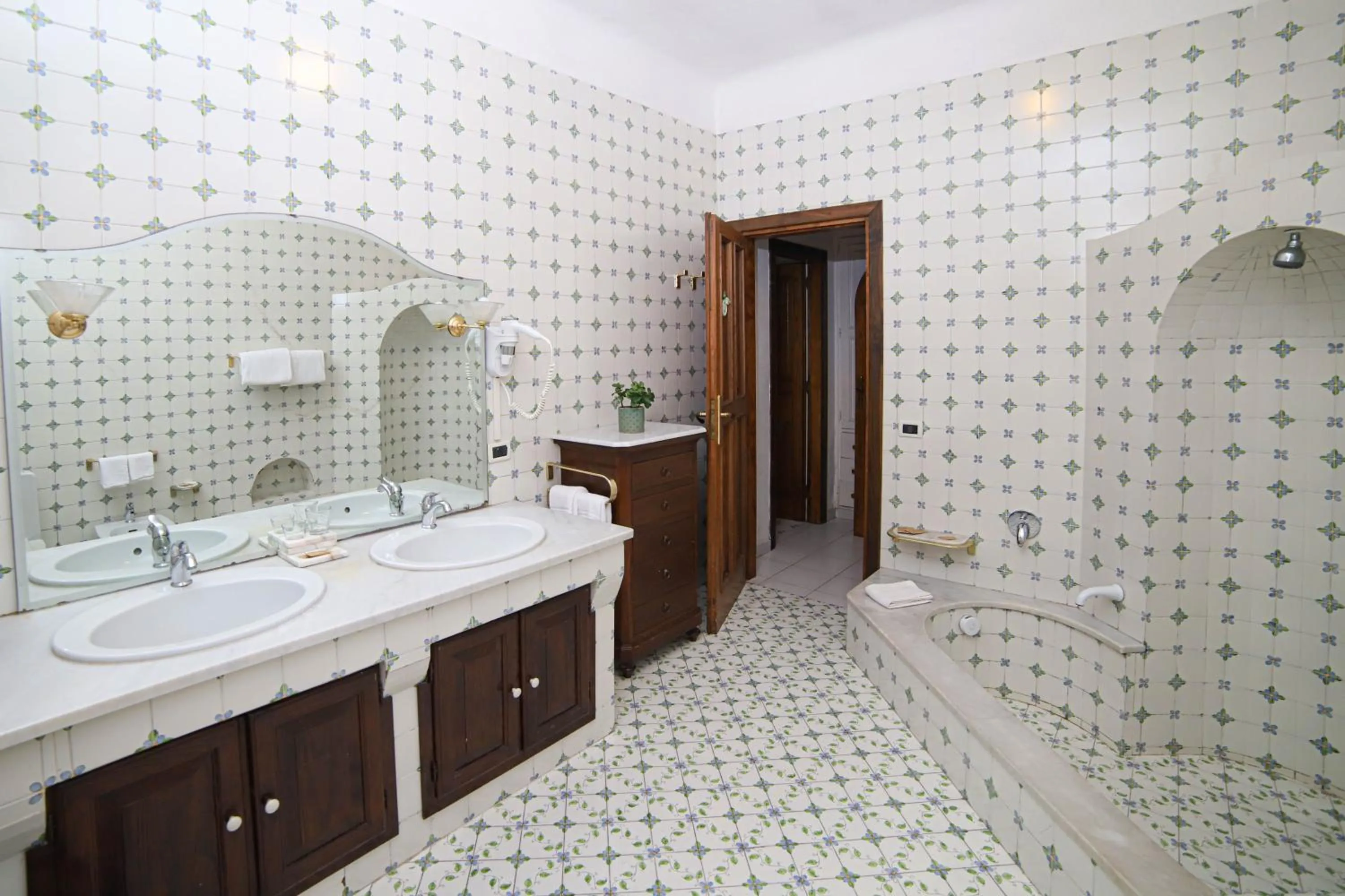 Bathroom in Sweetposeidon