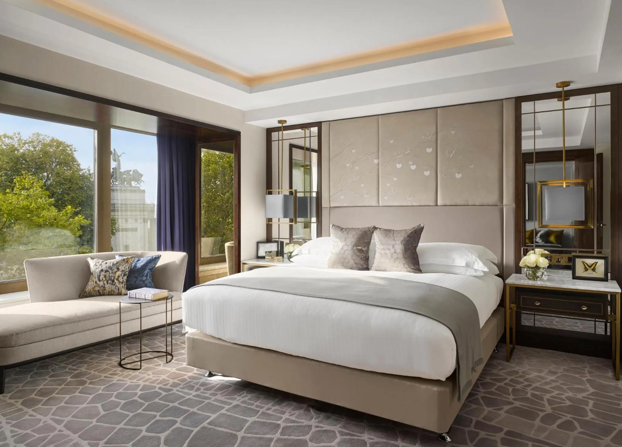 Photo of the whole room, Bed in InterContinental London Park Lane by IHG