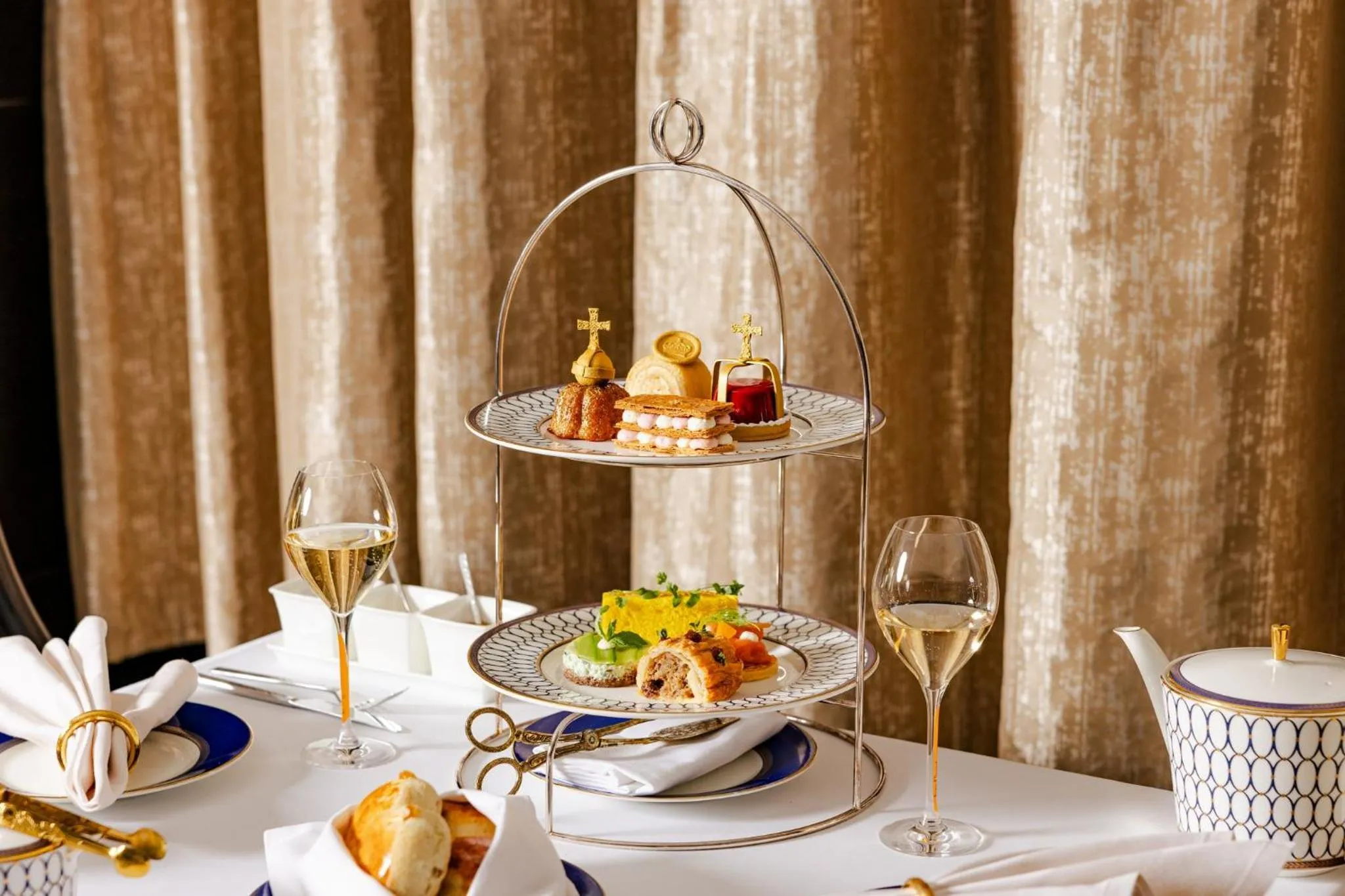 Restaurant/places to eat in InterContinental London Park Lane by IHG