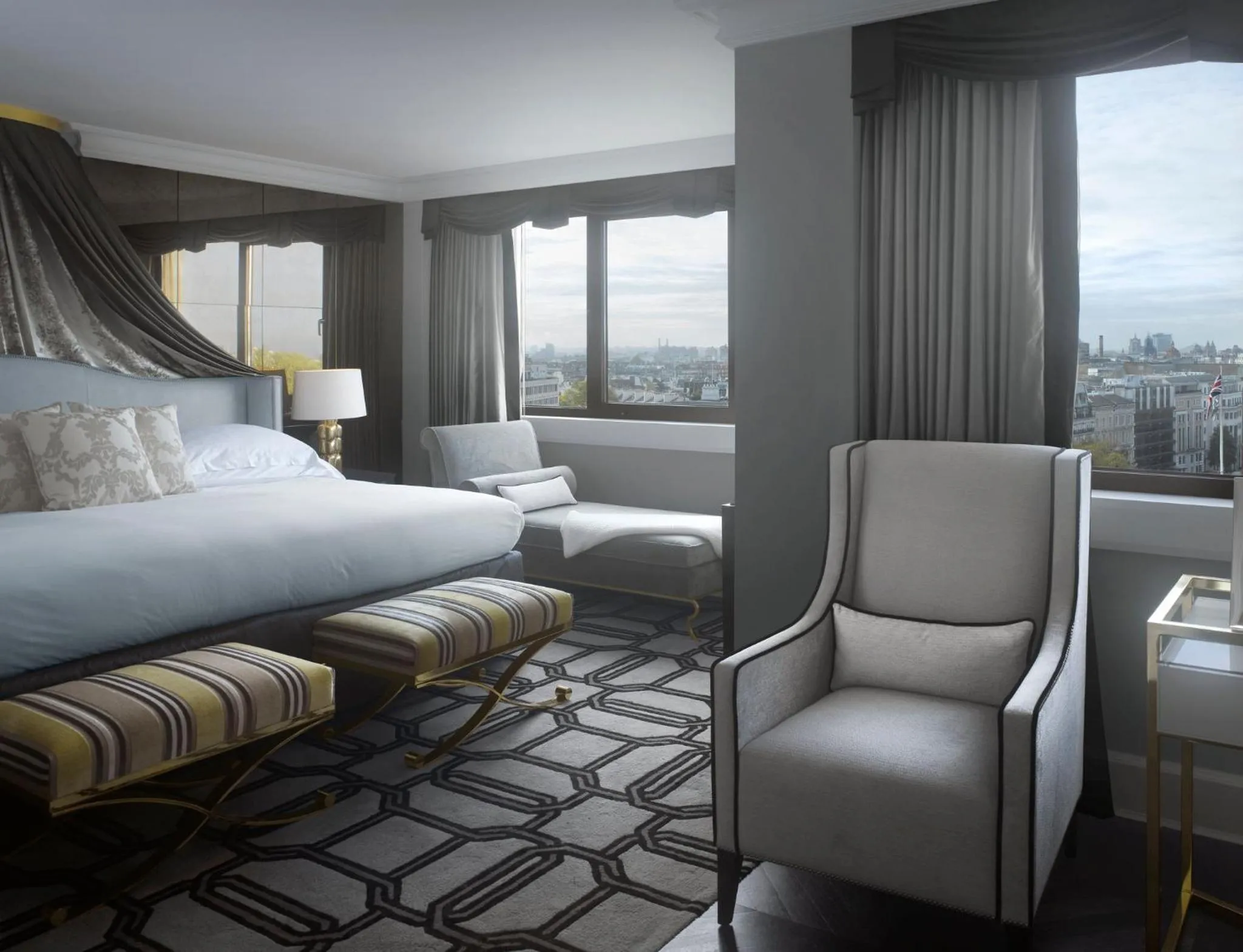 Photo of the whole room, Bed in InterContinental London Park Lane by IHG