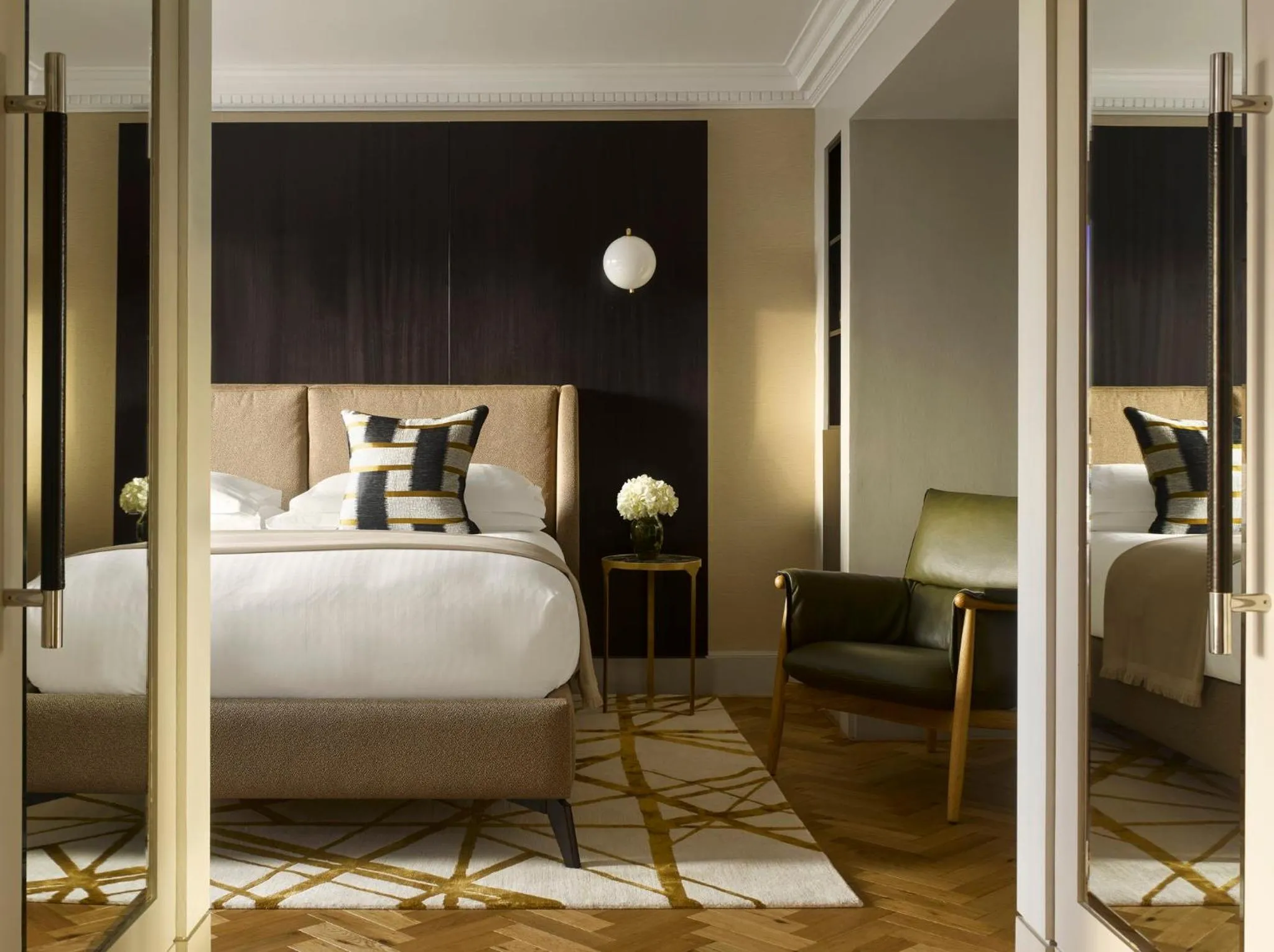 Photo of the whole room, Bed in InterContinental London Park Lane by IHG