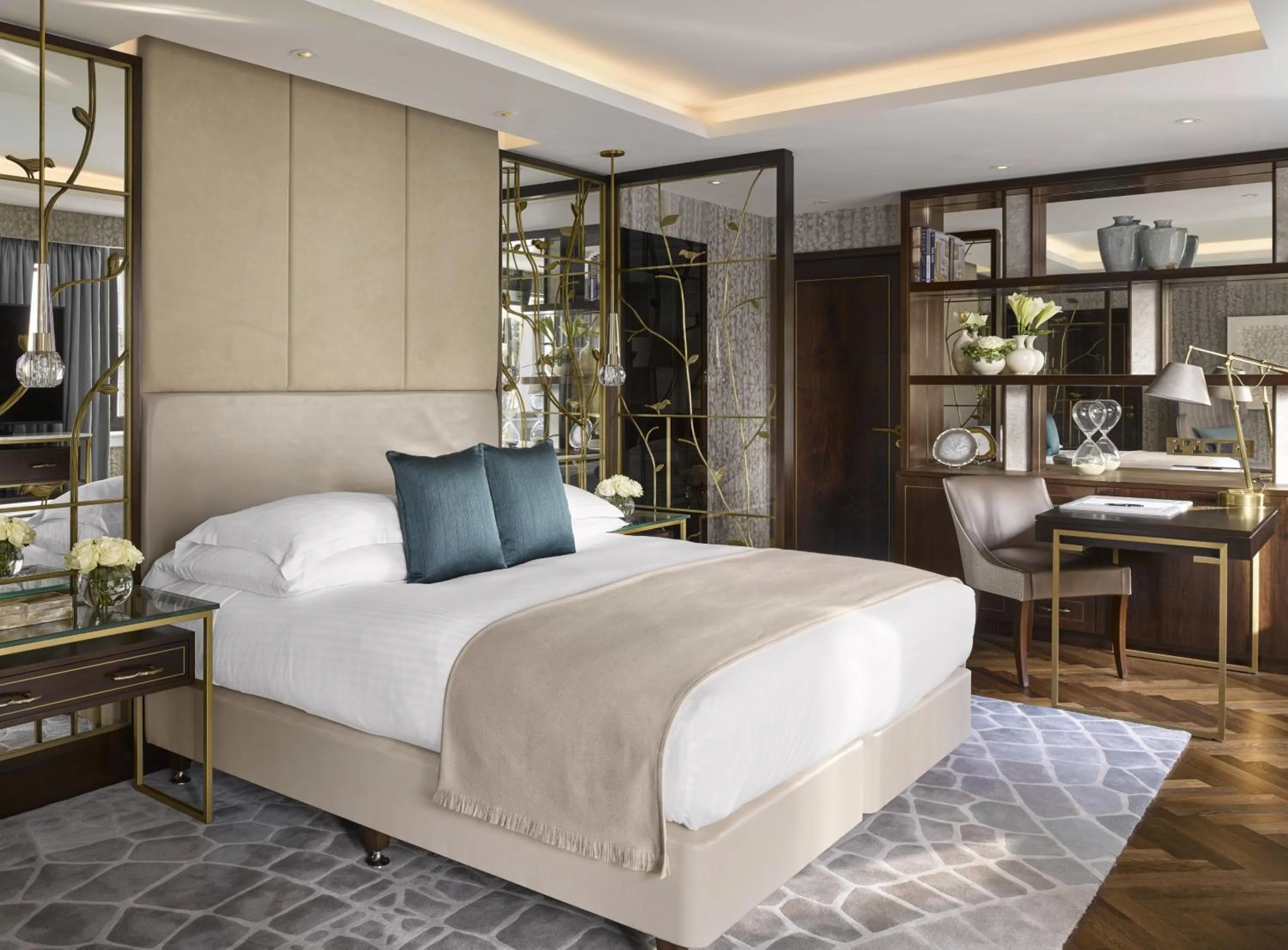 Photo of the whole room, Bed in InterContinental London Park Lane by IHG