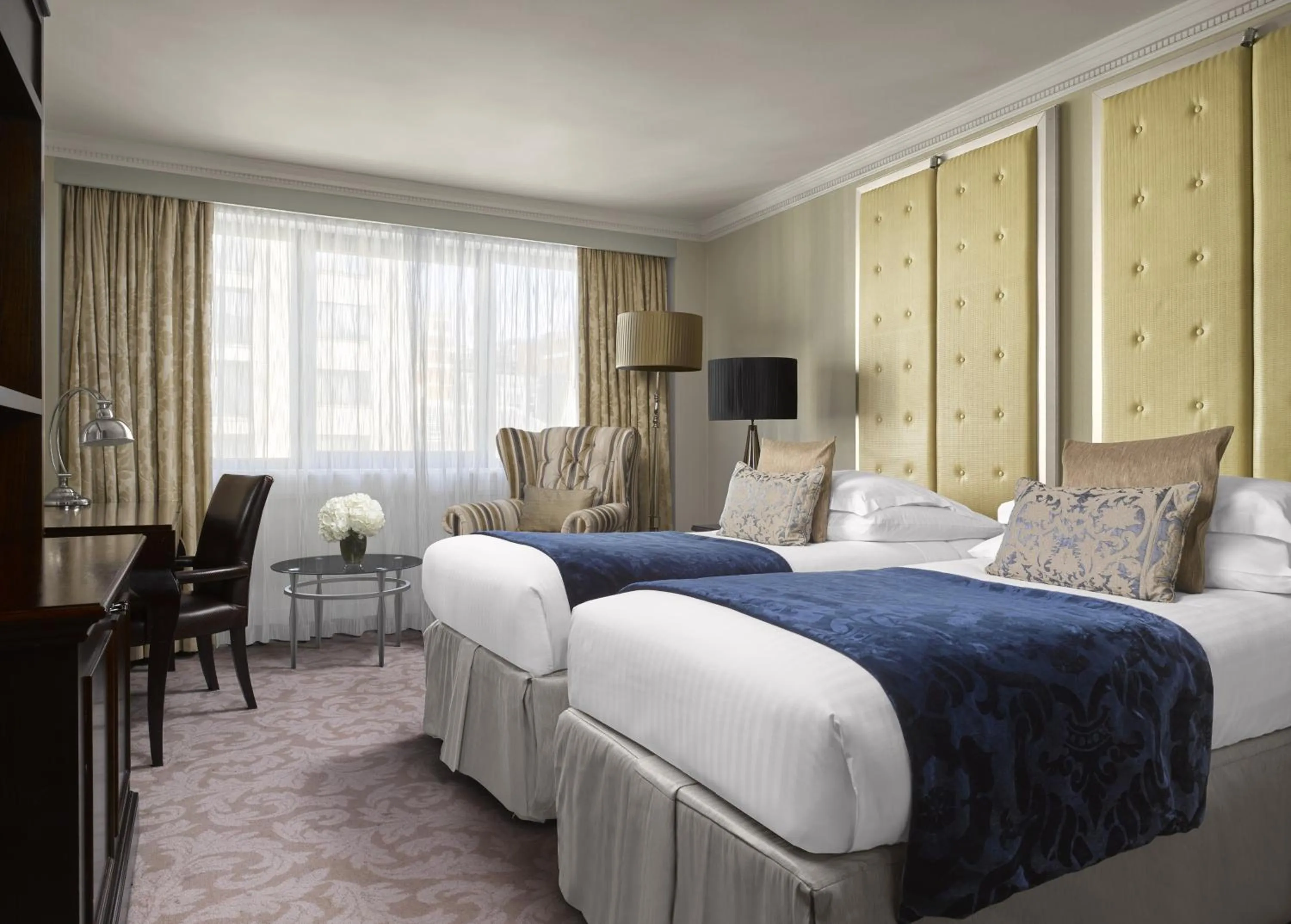 Photo of the whole room, Bed in InterContinental London Park Lane by IHG