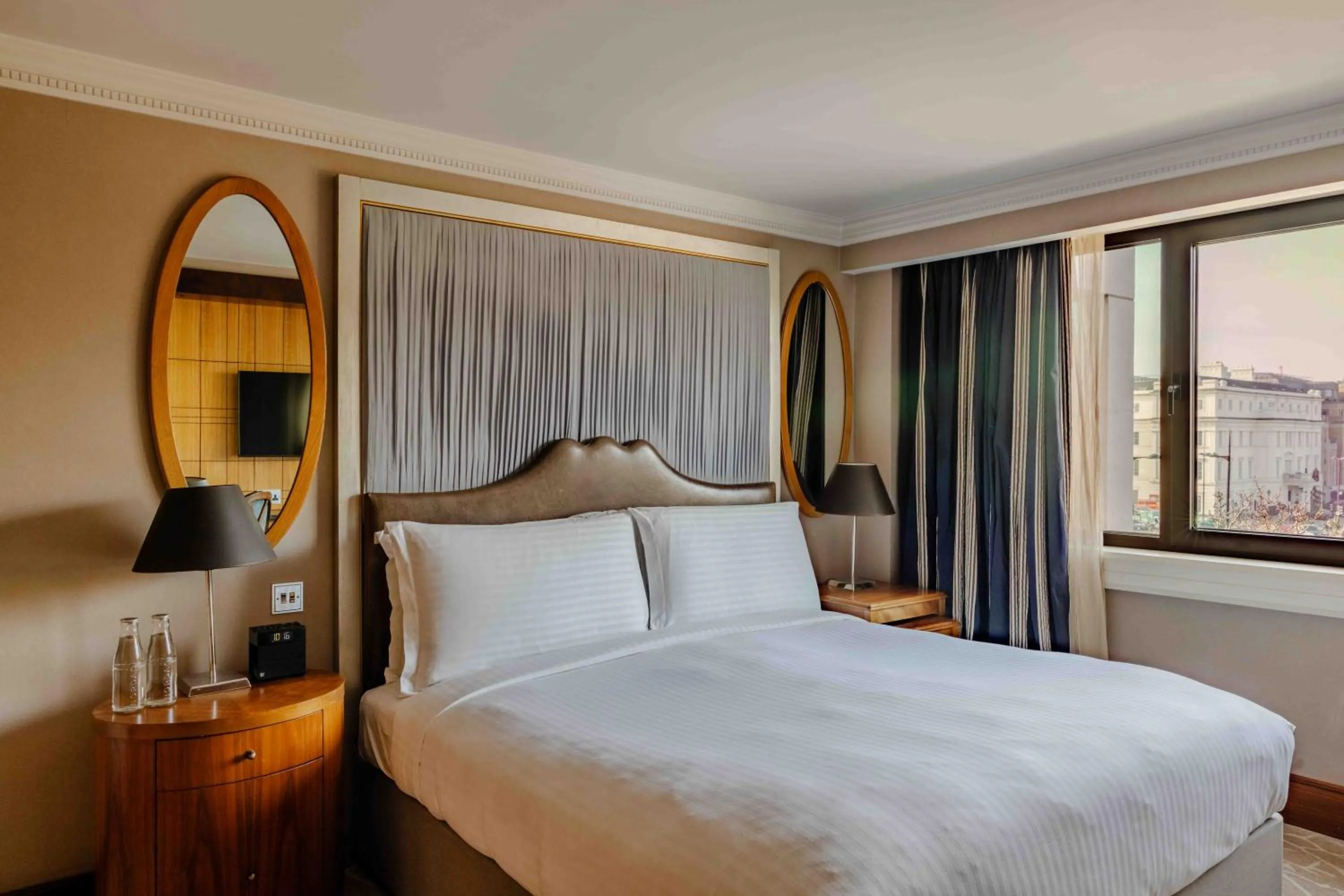 Bedroom, Bed in InterContinental London Park Lane by IHG