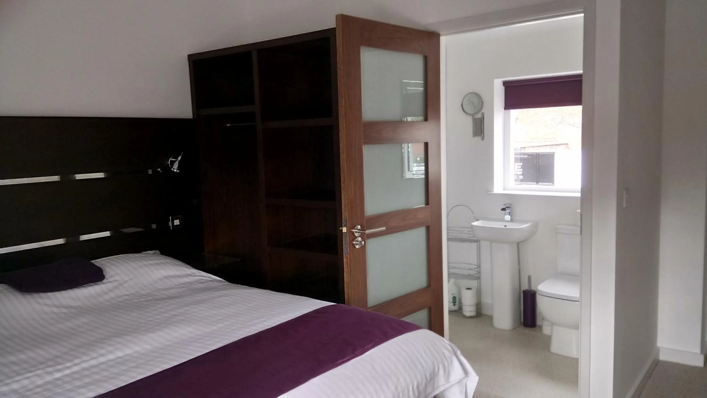 Bathroom, Bed in Rooms at the Inn