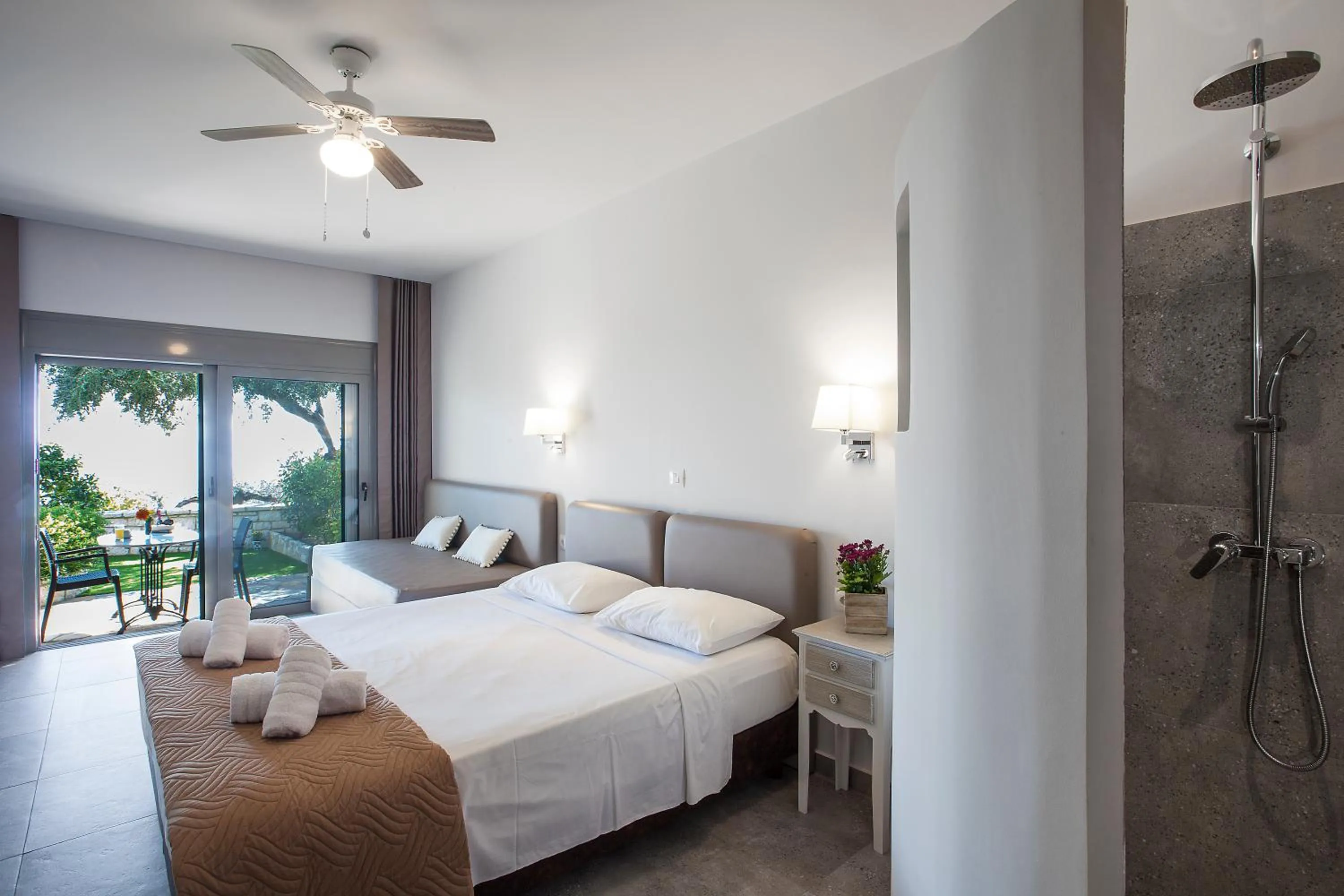 Shower in Locanda Barbati Luxury ApartHotel