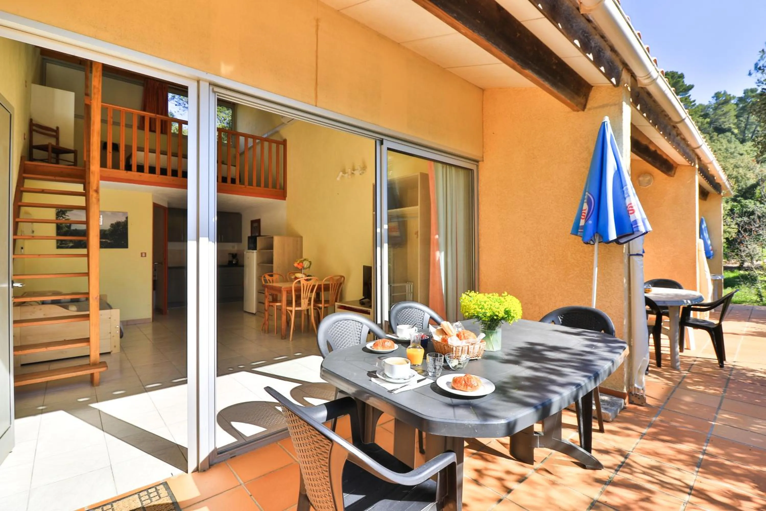Balcony/Terrace in Les Arbousiers Village Hôtel Provençal