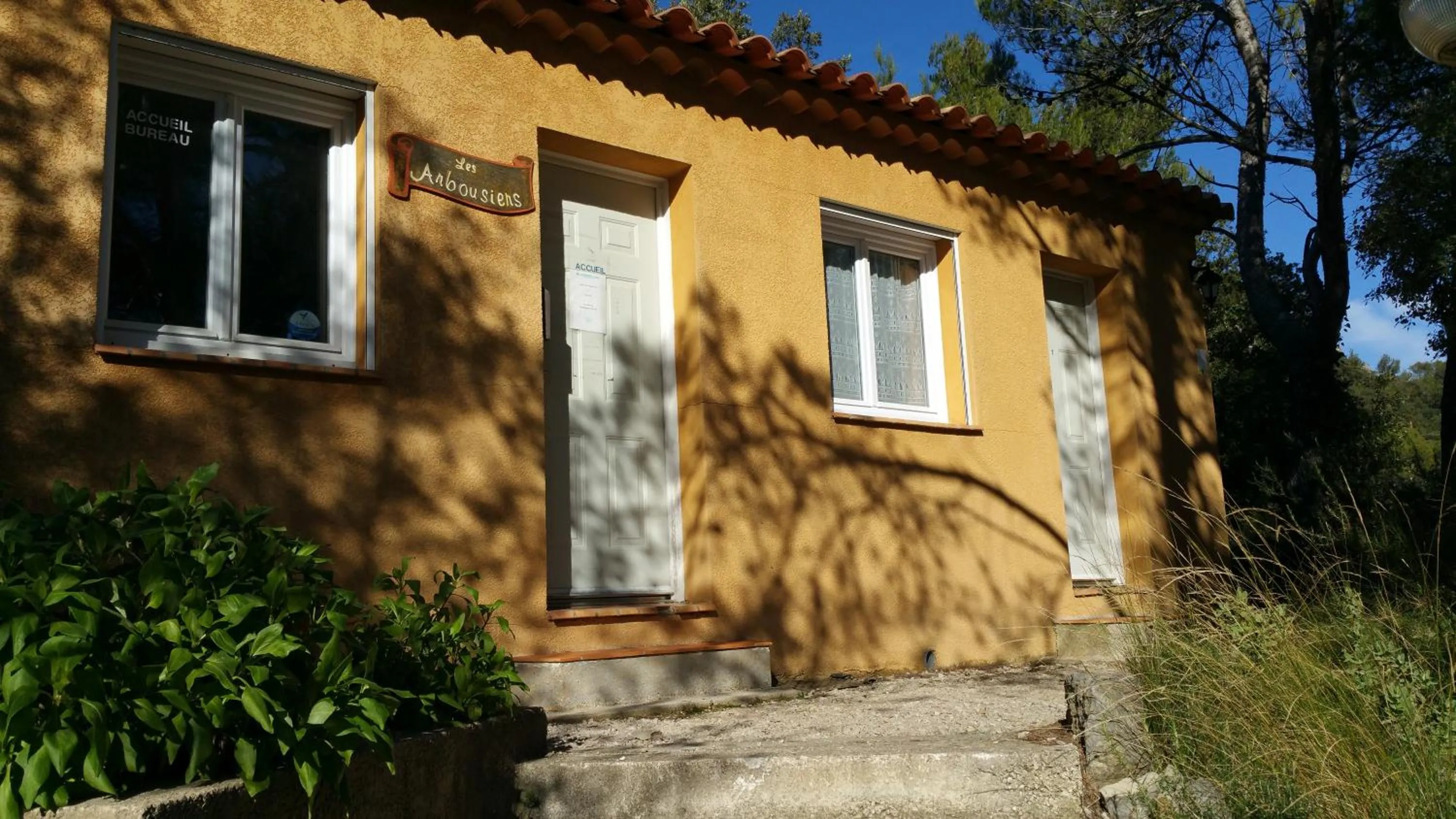 Bedroom in Les Arbousiers Village Hôtel Provençal