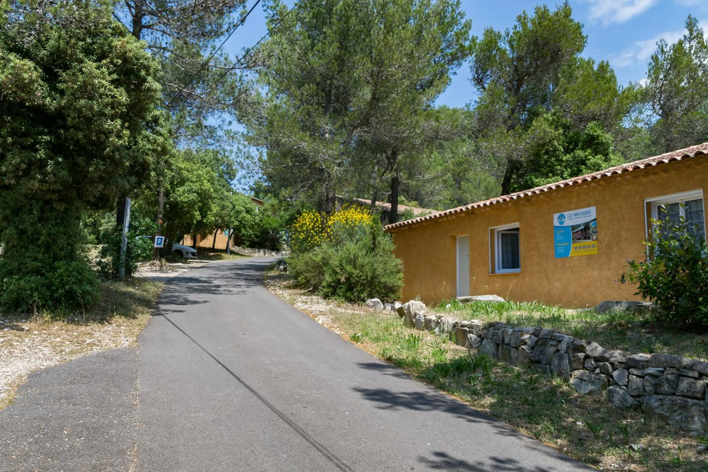 Facade/entrance in Les Arbousiers Village Hôtel Provençal