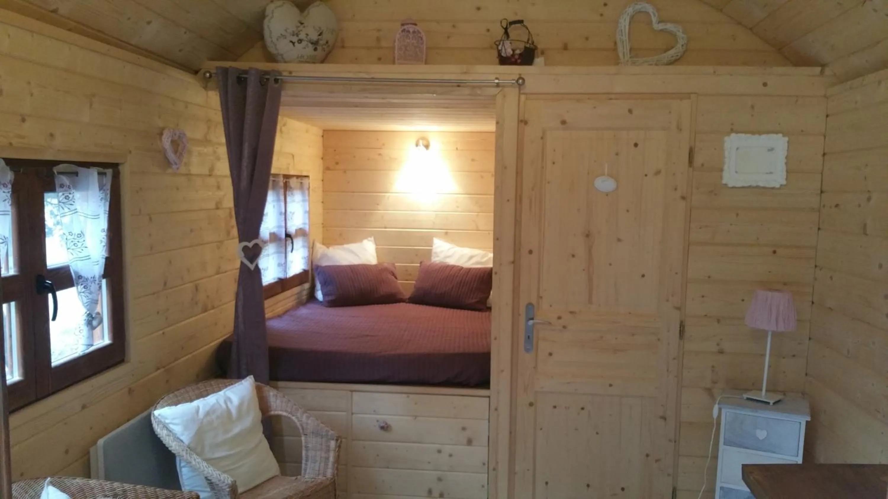 Photo of the whole room, Bed in Les Arbousiers Village Hôtel Provençal
