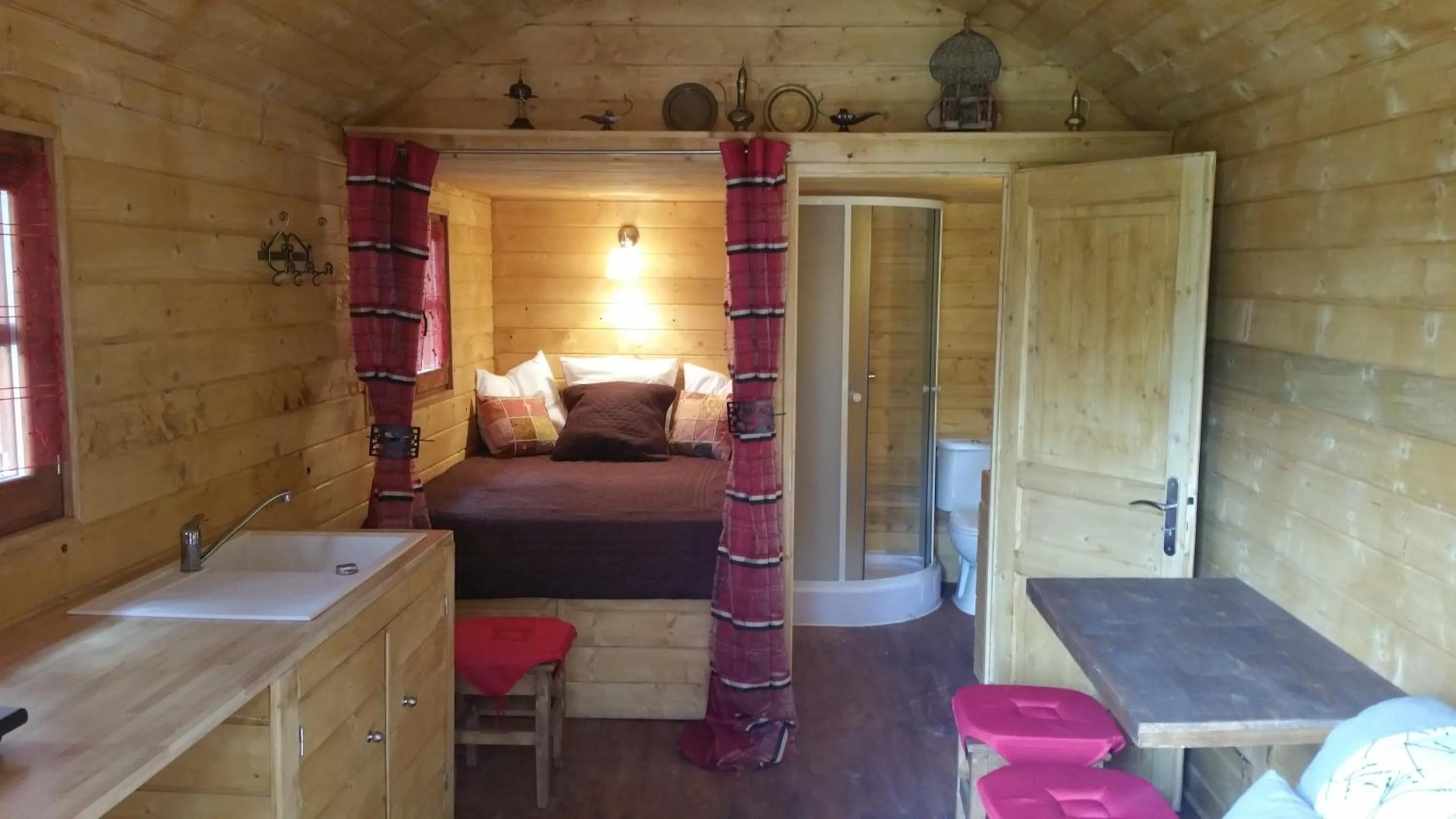 Photo of the whole room in Les Arbousiers Village Hôtel Provençal