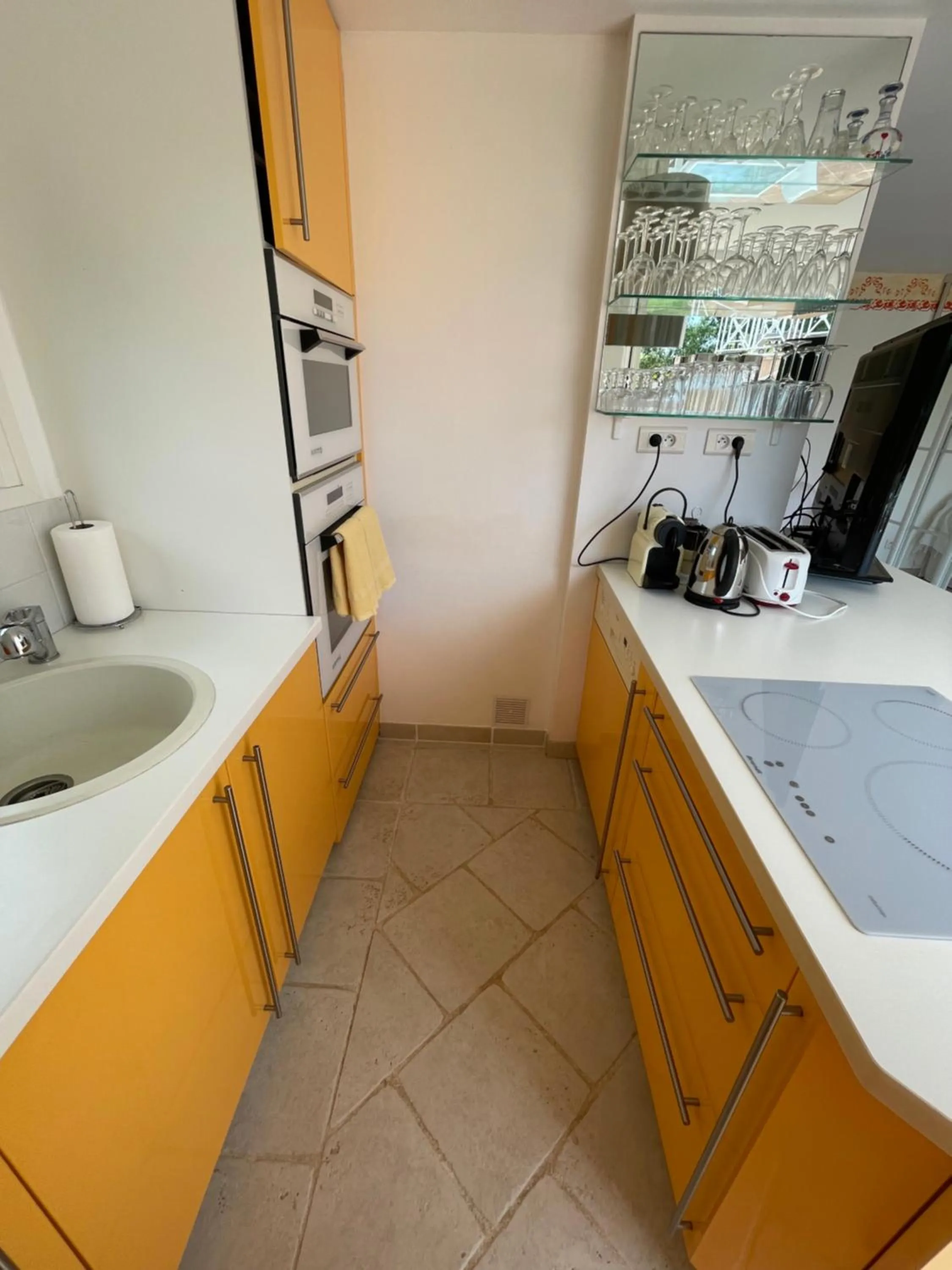 Kitchen or kitchenette in La Tarentane