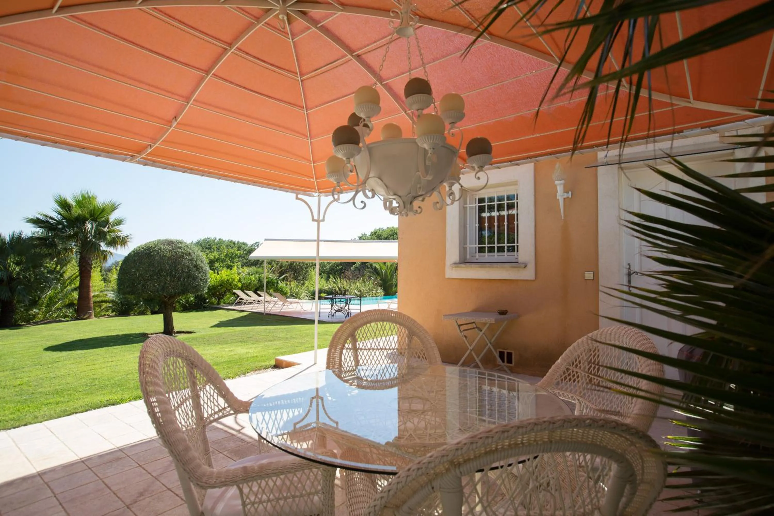 Patio in La Tarentane