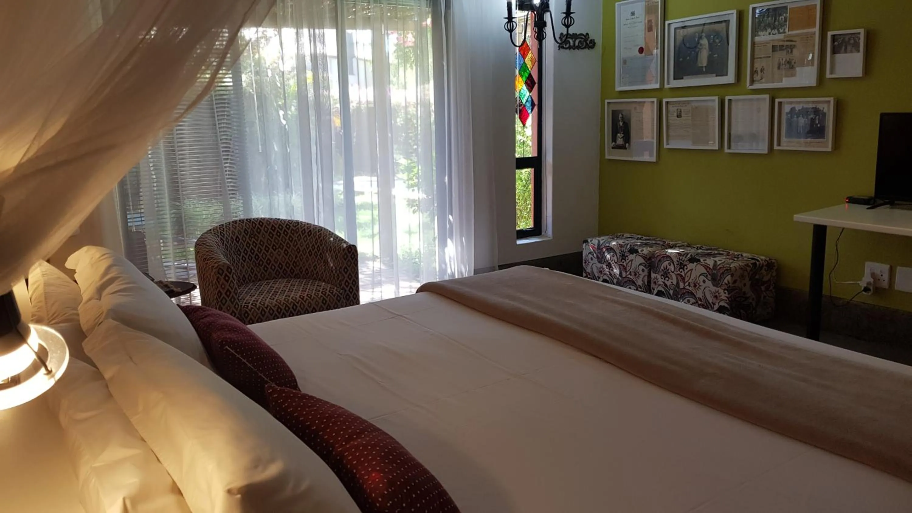 Luxury King Room - single occupancy in Absolute Castillo