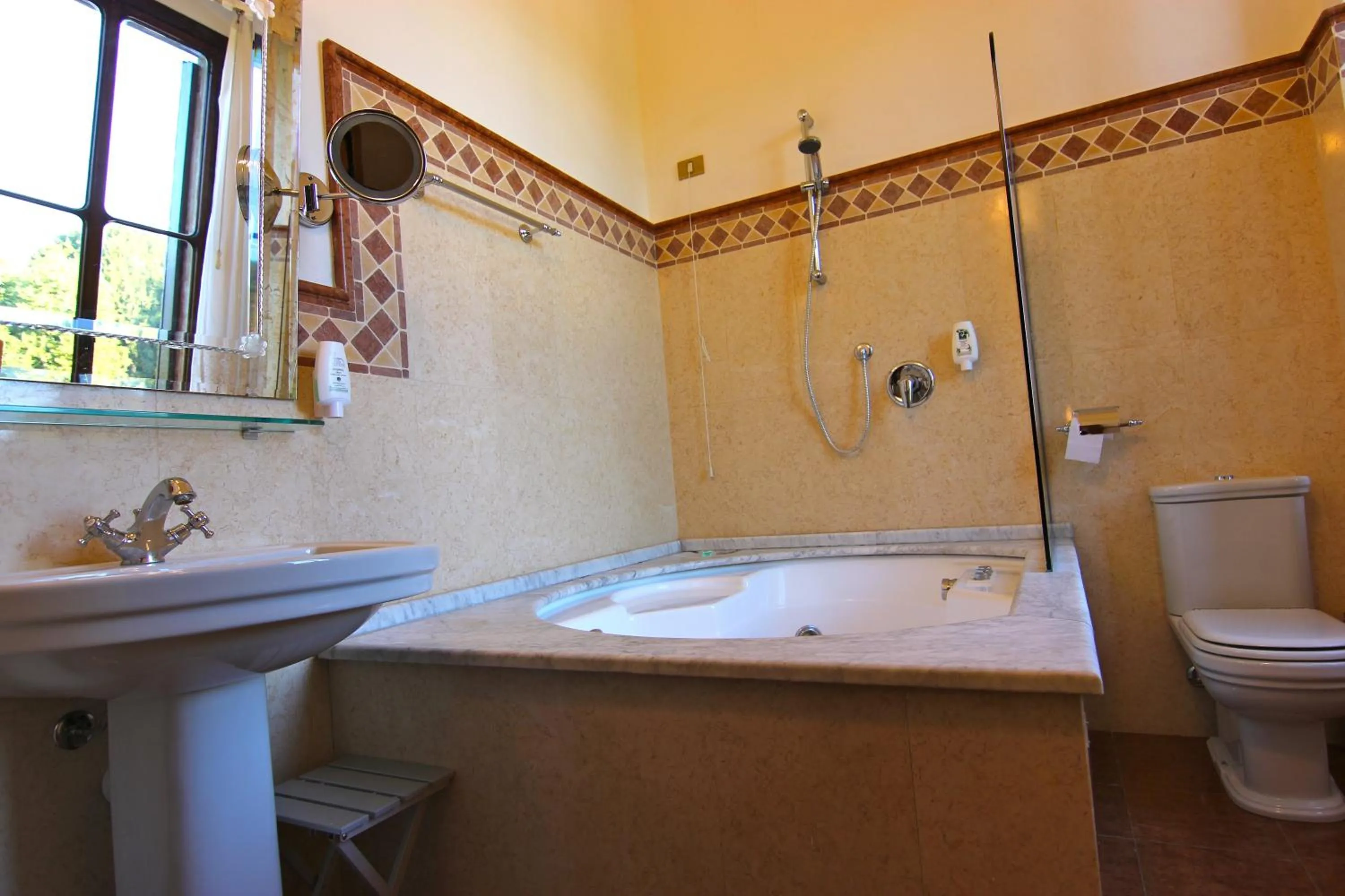 Bathroom in Hotel Villa Giona