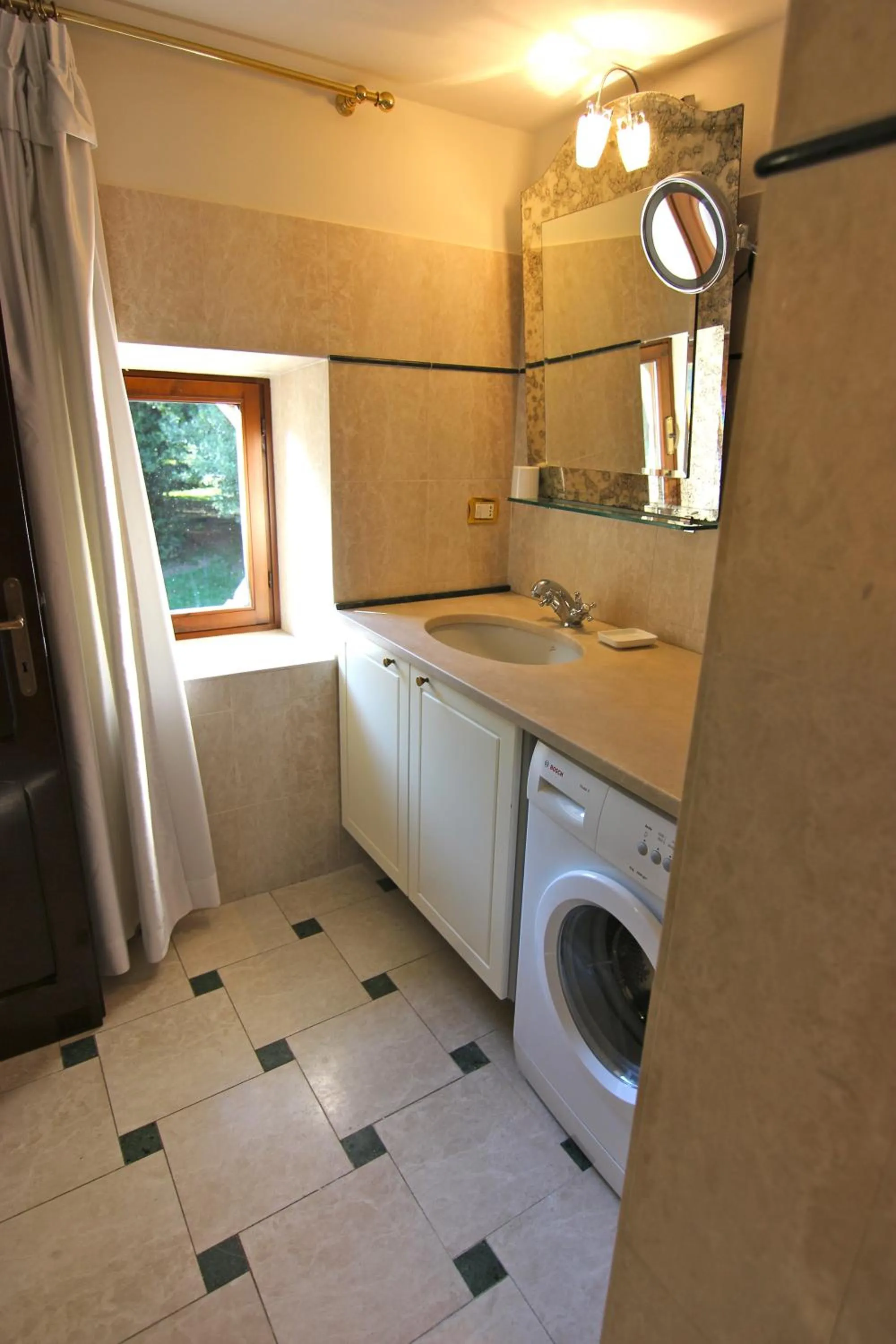 Bathroom in Hotel Villa Giona