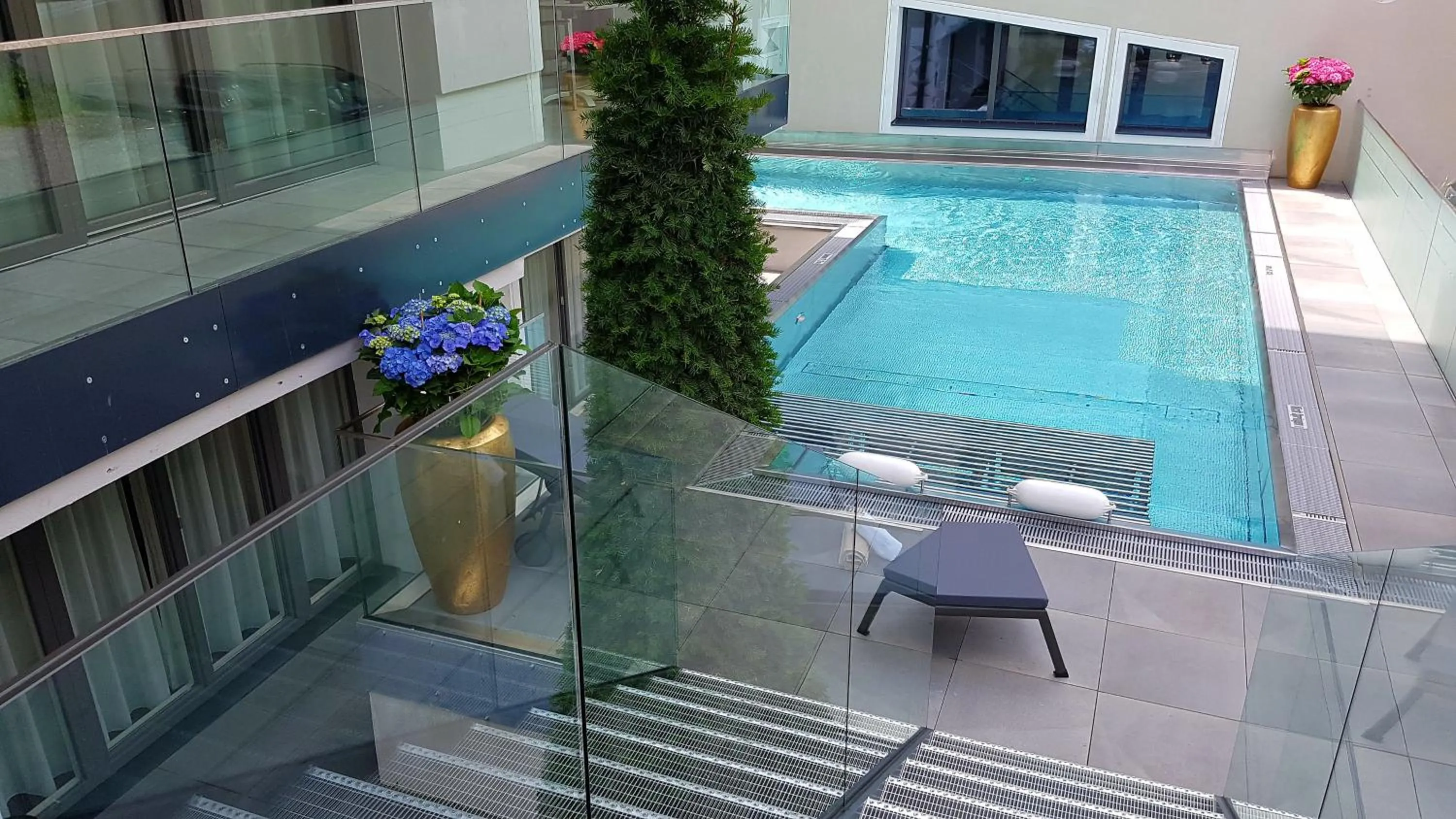 Swimming pool in Hotel Mondin