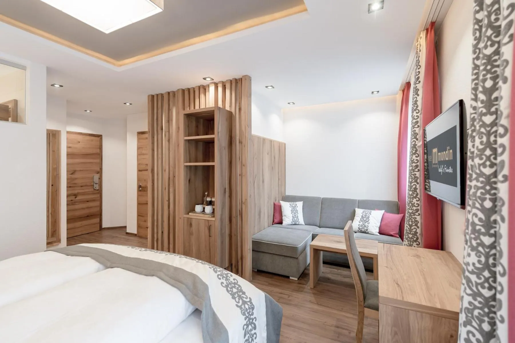 Photo of the whole room, Bed in Hotel Mondin