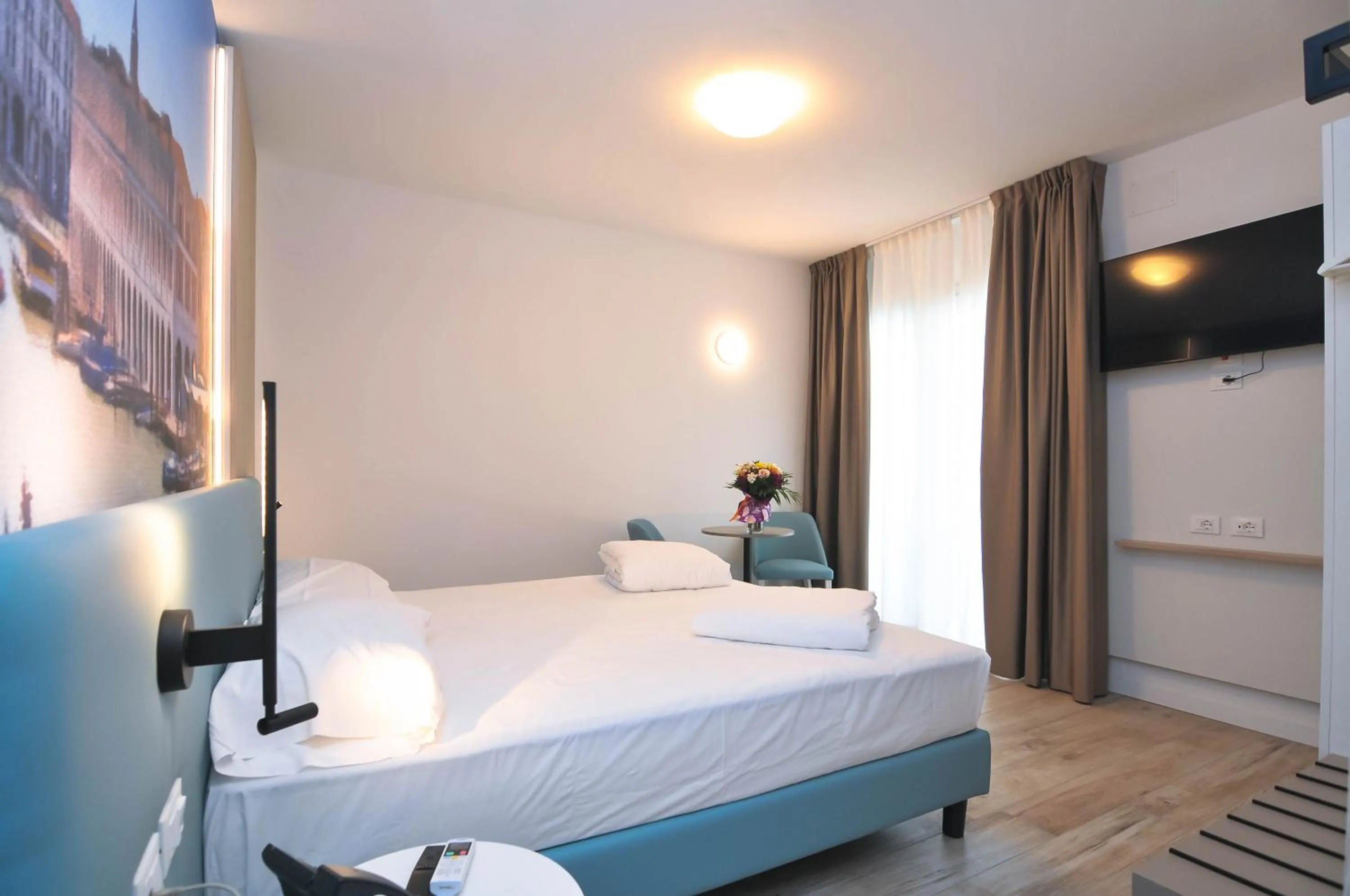 Communal lounge/ TV room in Marina Palace Hotel 4 stelle S