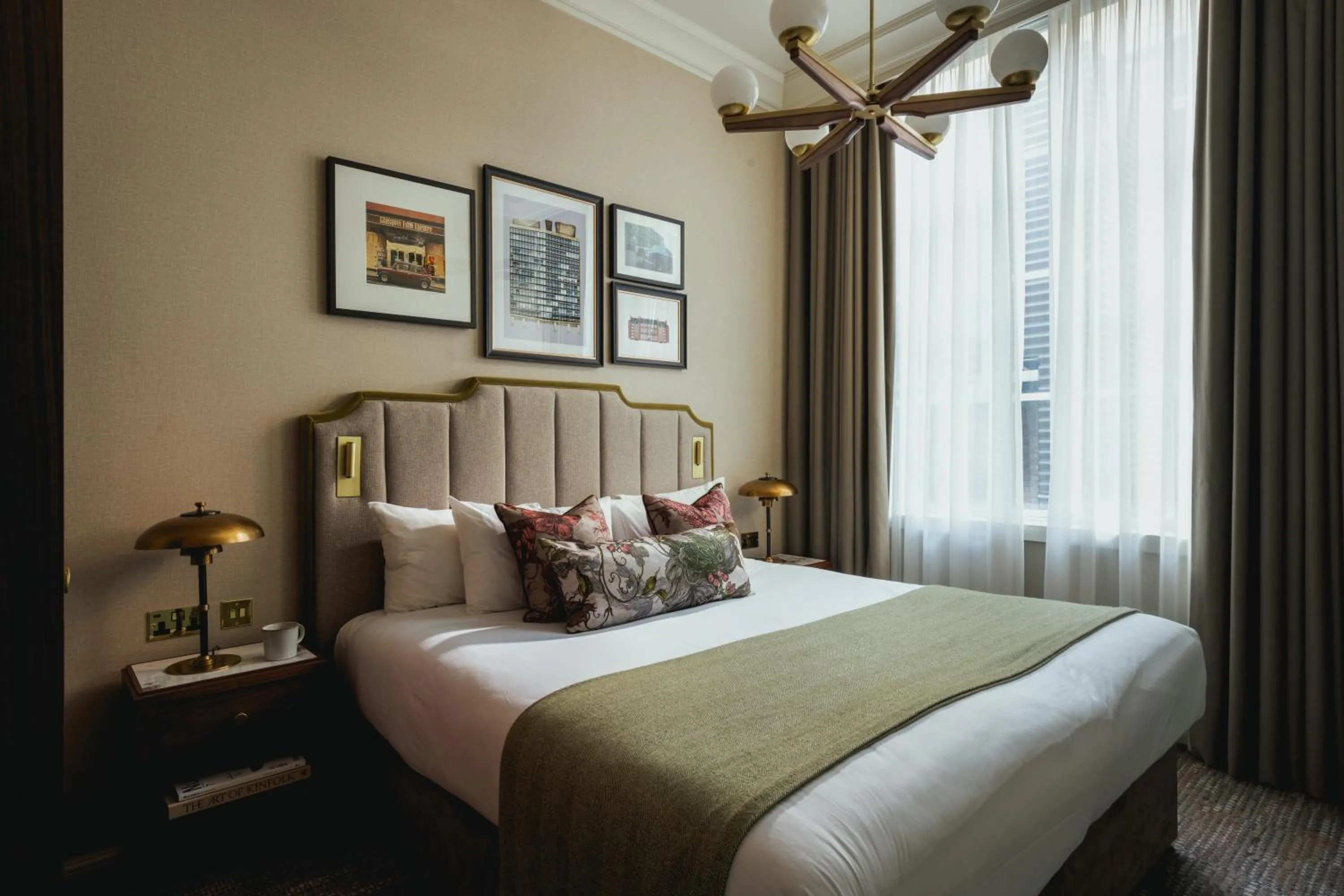 Bed in Native Glasgow