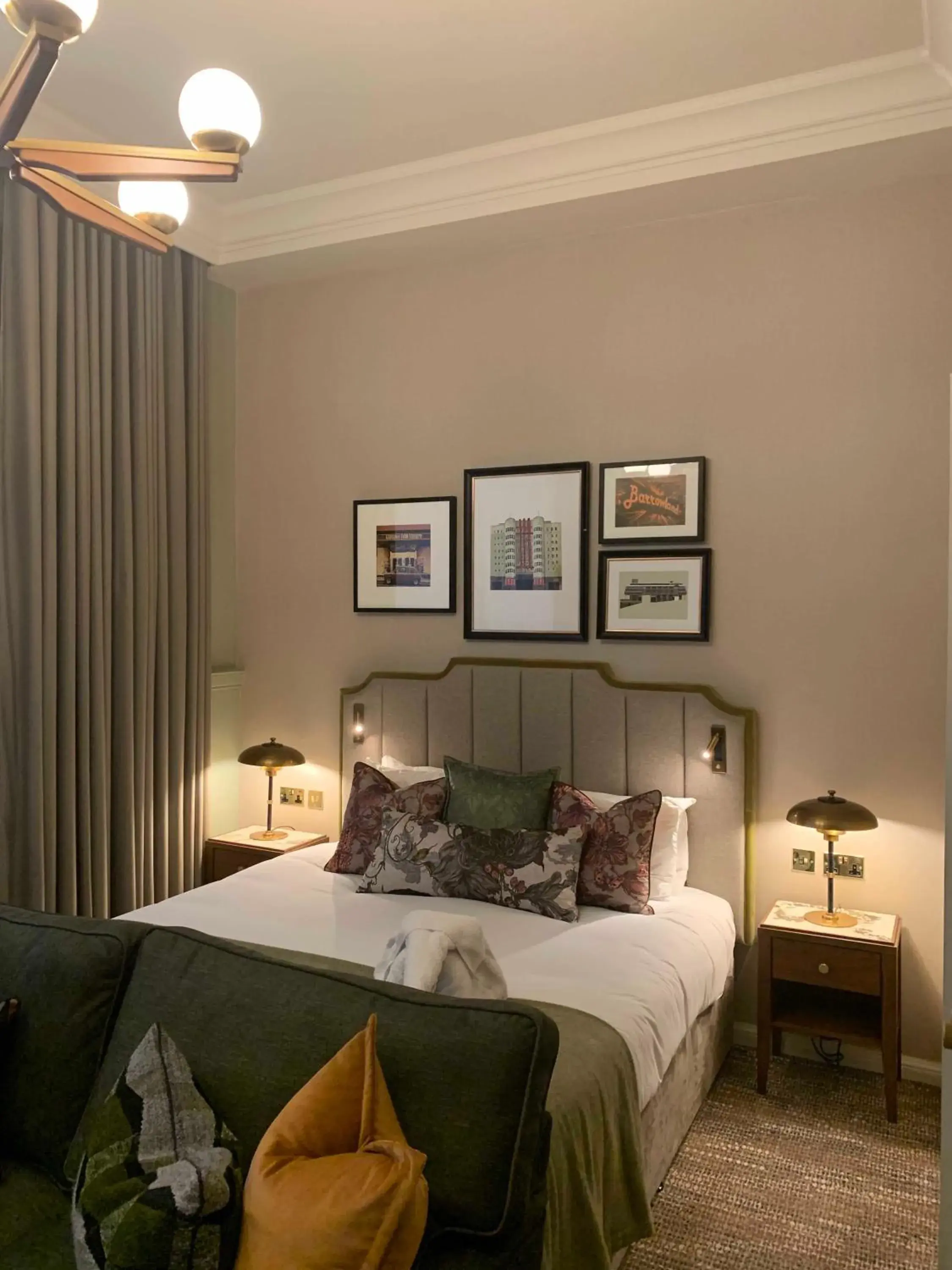 Bedroom, Bed in Native Glasgow Bedroom, Bed in Native Glasgow